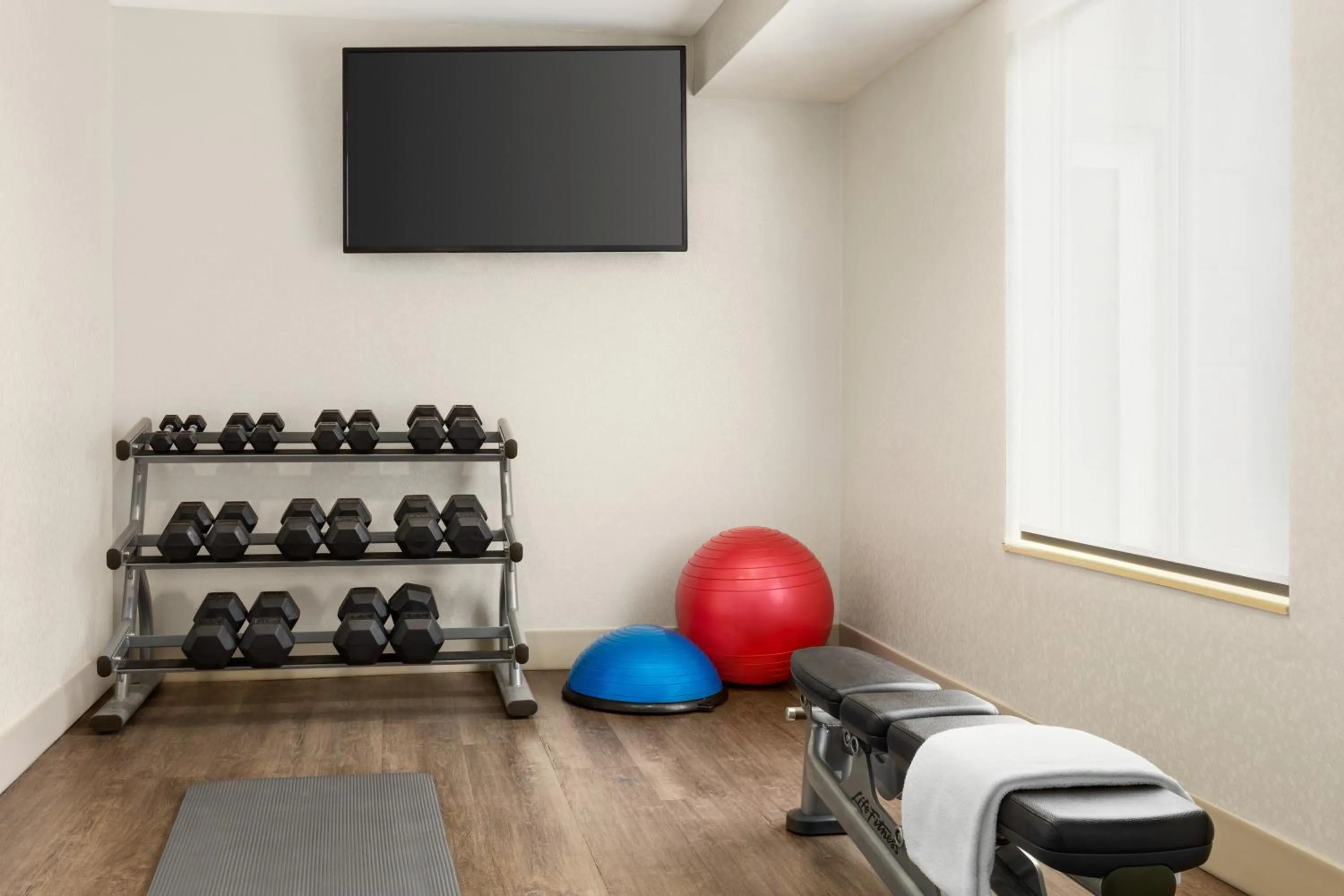 Fitness centre/facilities in Holiday Inn Express & Suites Philadelphia - Mt Laurel by IHG
