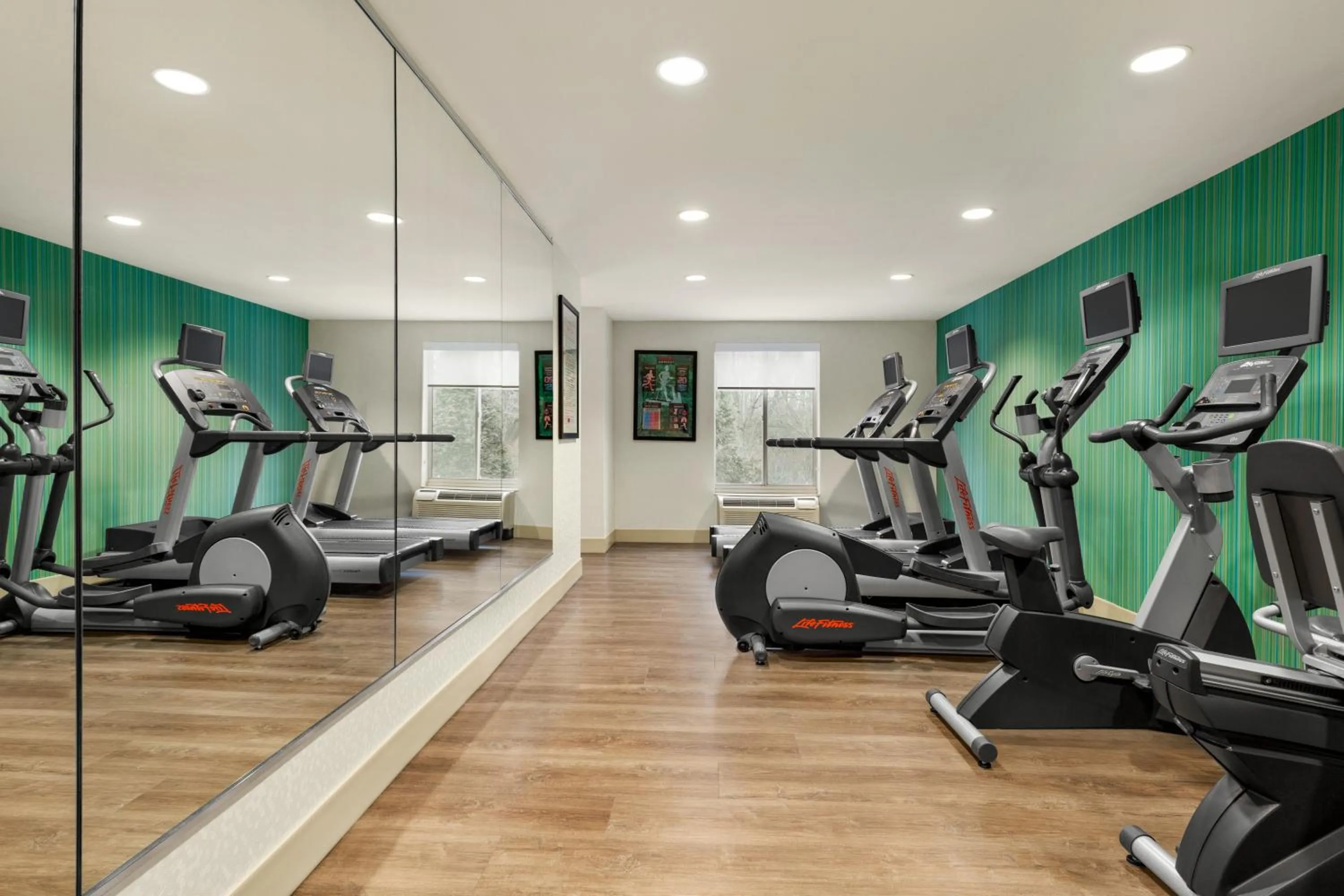 Fitness centre/facilities in Holiday Inn Express & Suites Philadelphia - Mt Laurel by IHG