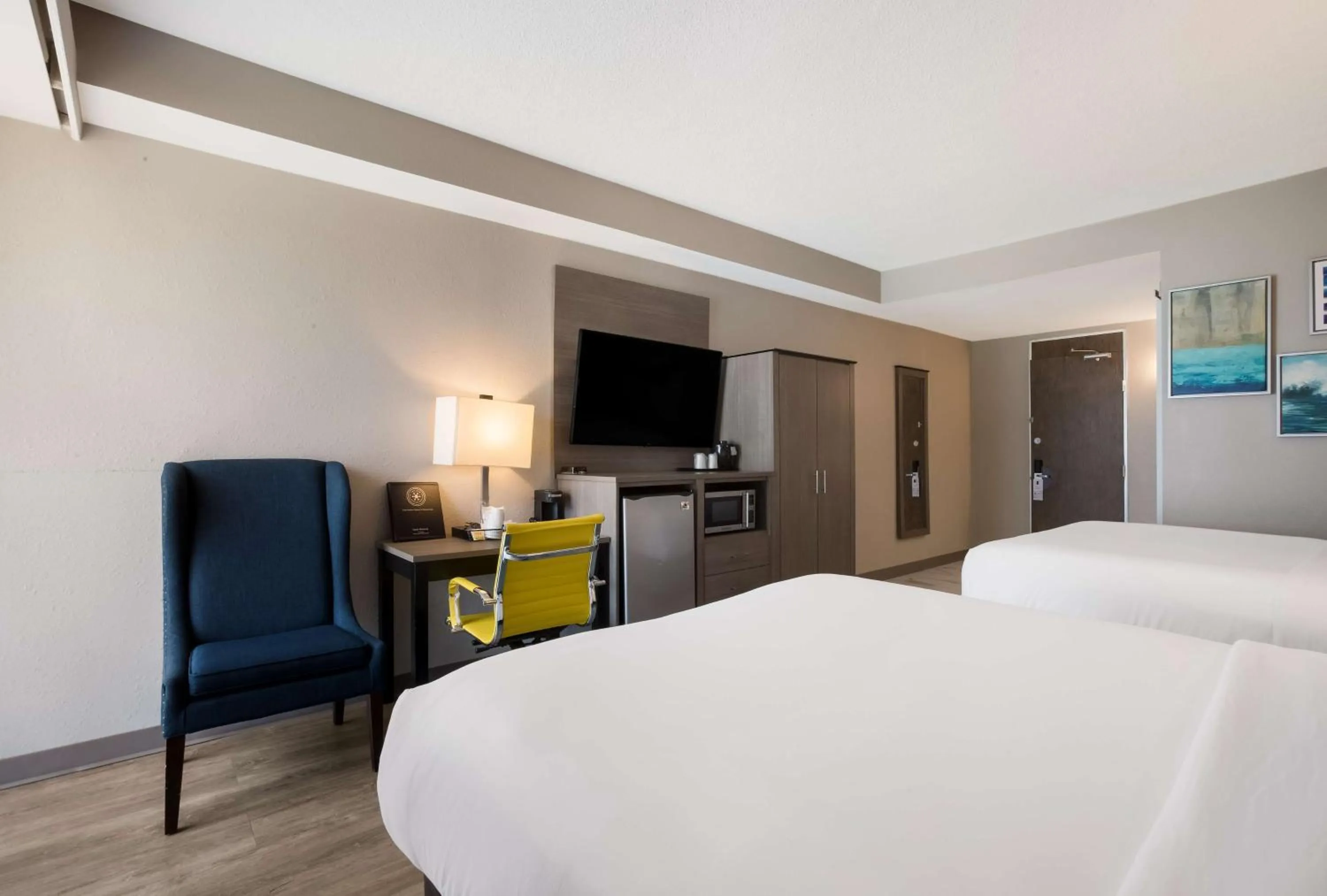 Bedroom, Bed in The Hub Middletown Red Bank- Best Western Signature Collection