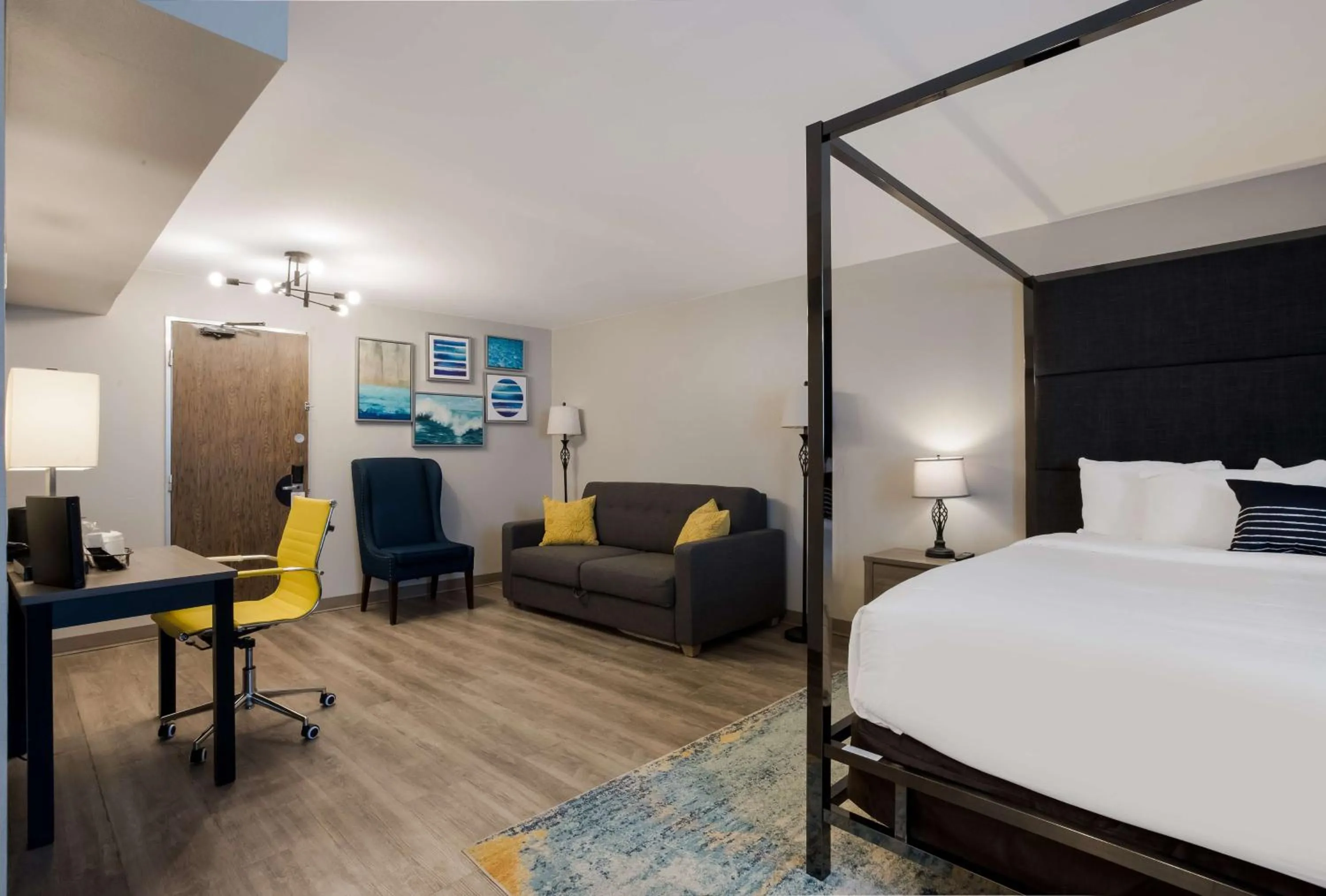 Photo of the whole room, Bed in The Hub Middletown Red Bank- Best Western Signature Collection