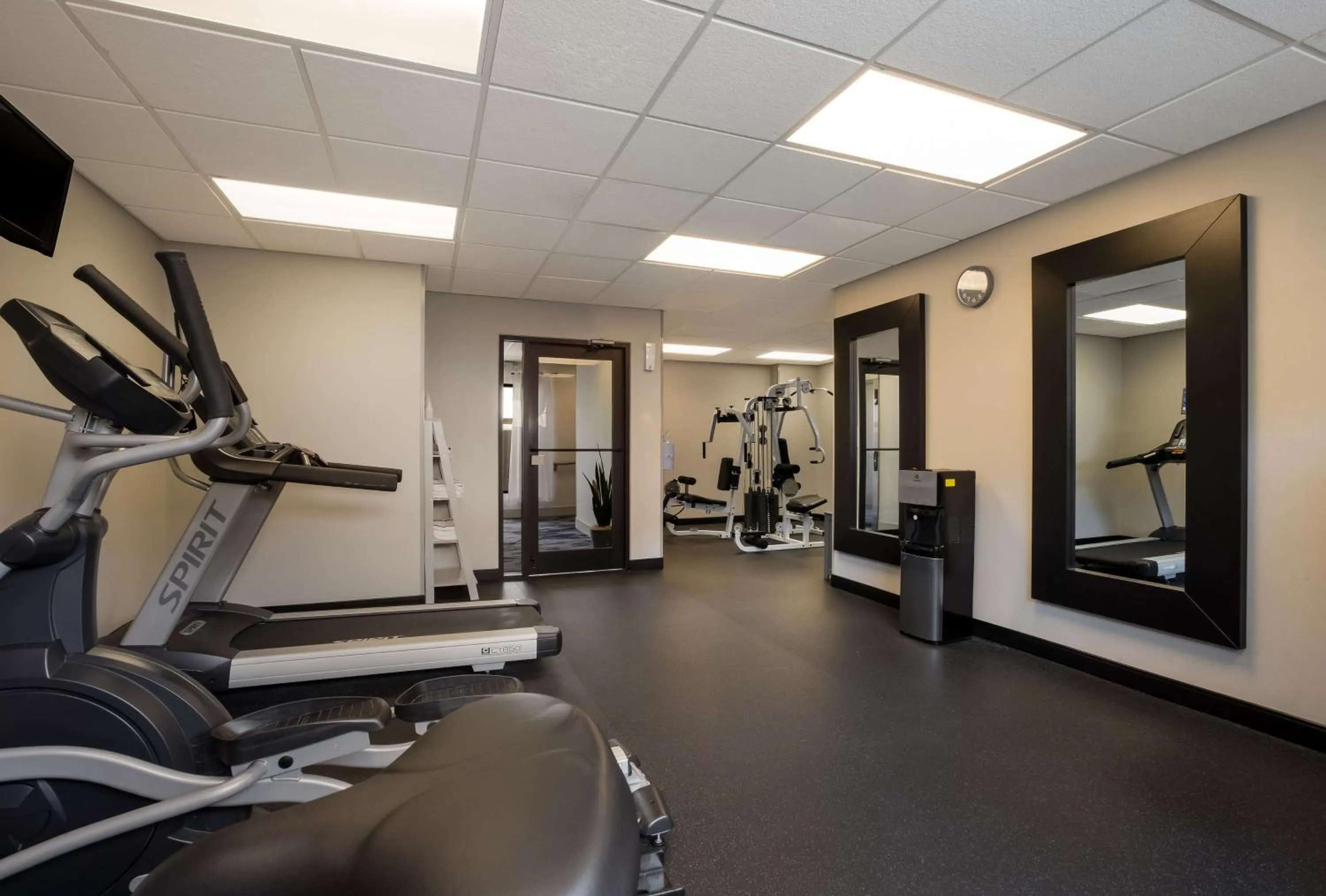 Fitness centre/facilities in The Hub Middletown Red Bank- Best Western Signature Collection