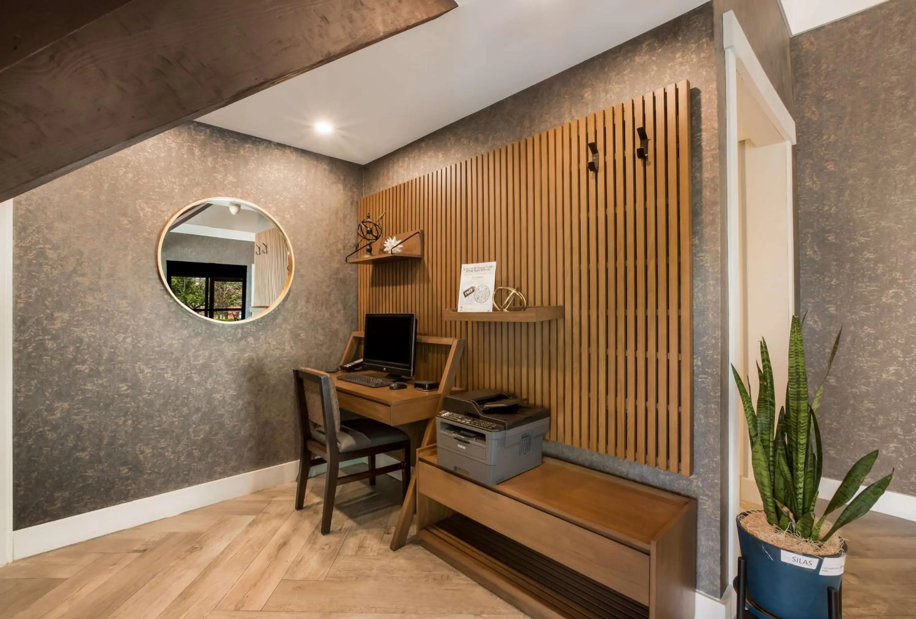 Business facilities in The Hub Middletown Red Bank- Best Western Signature Collection