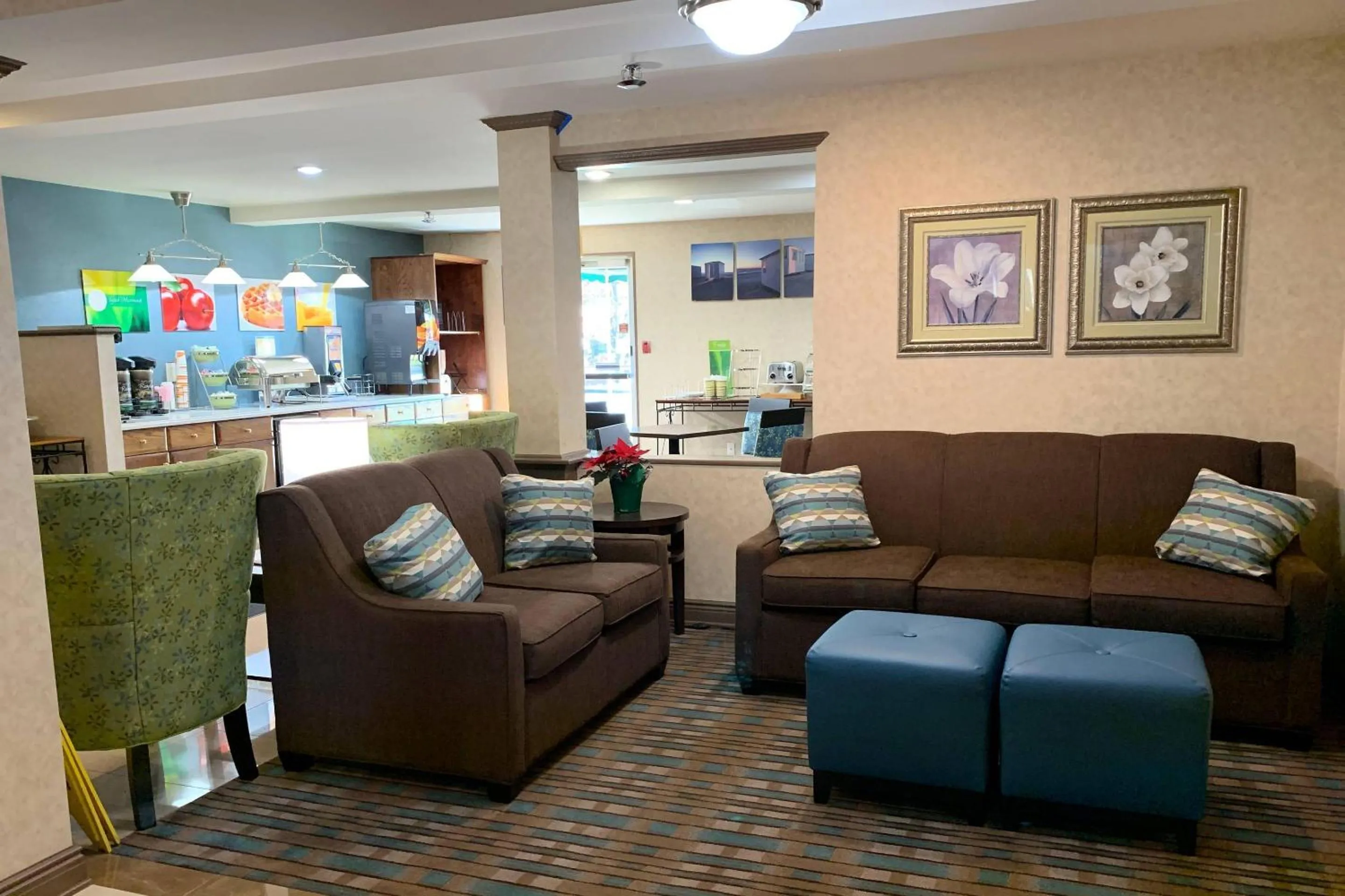 Lobby or reception in Quality Inn near Toms River Corporate Park