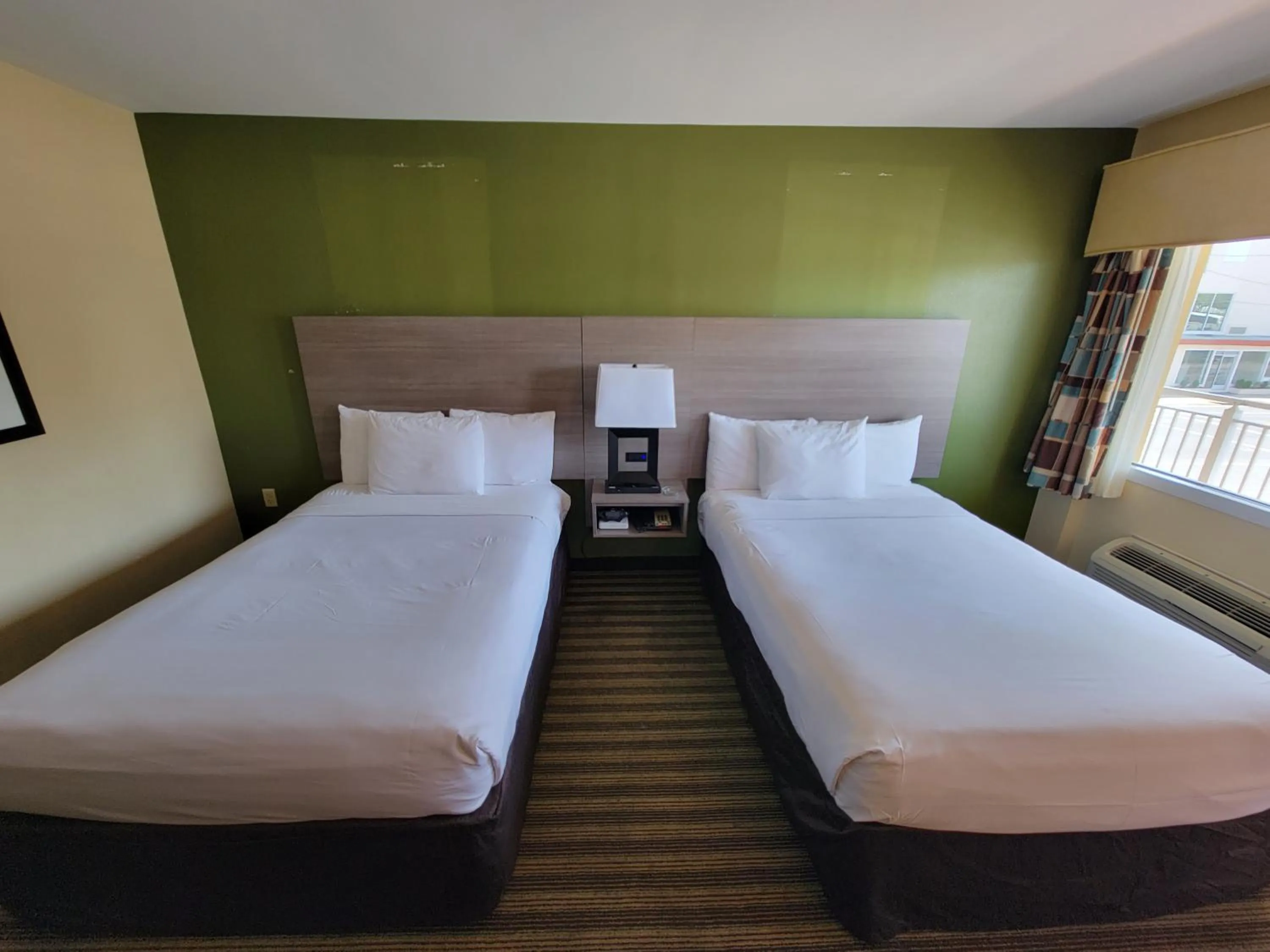 Bed in Quality Inn Flamingo