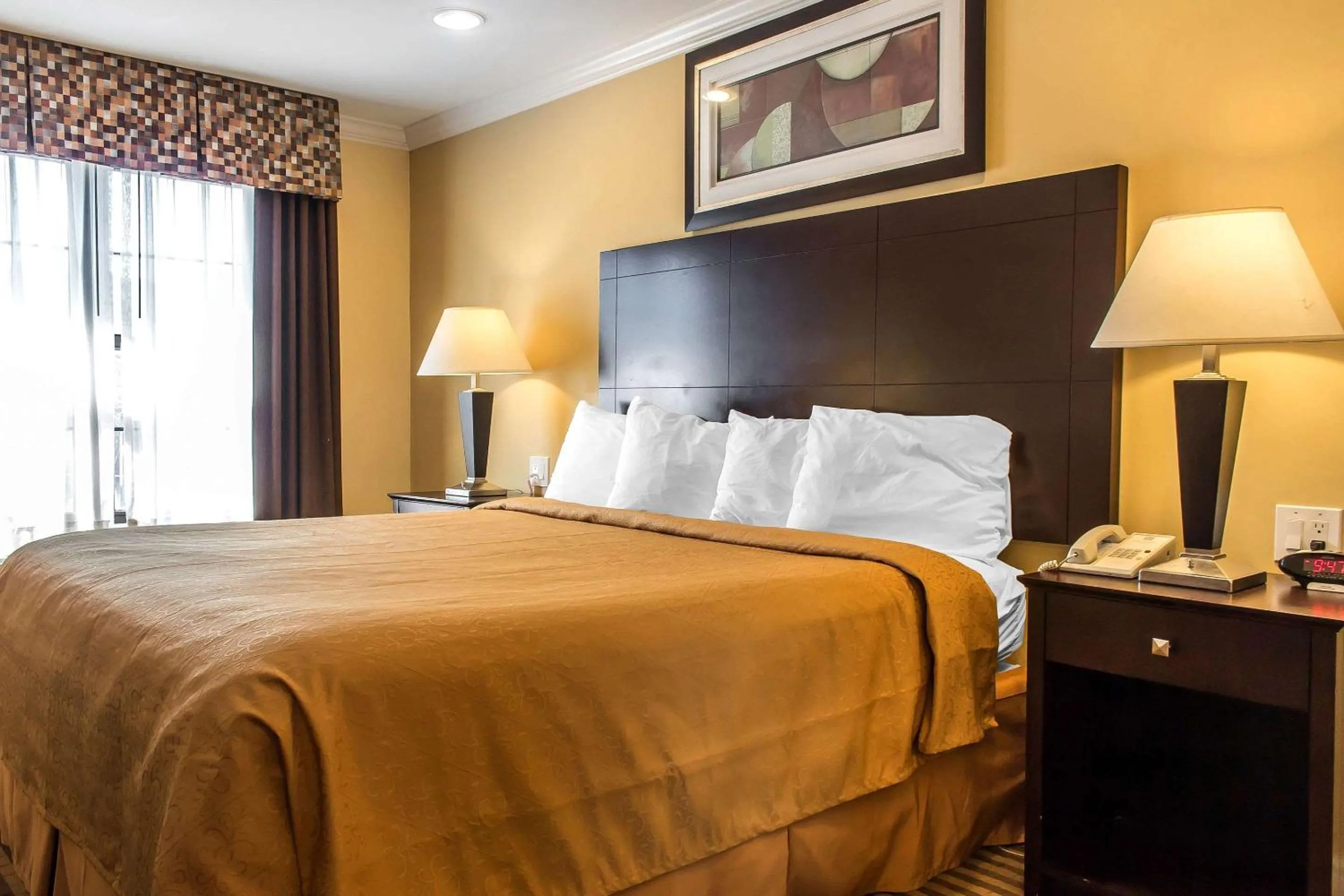 Photo of the whole room, Bed in Quality Inn near Mountain Creek