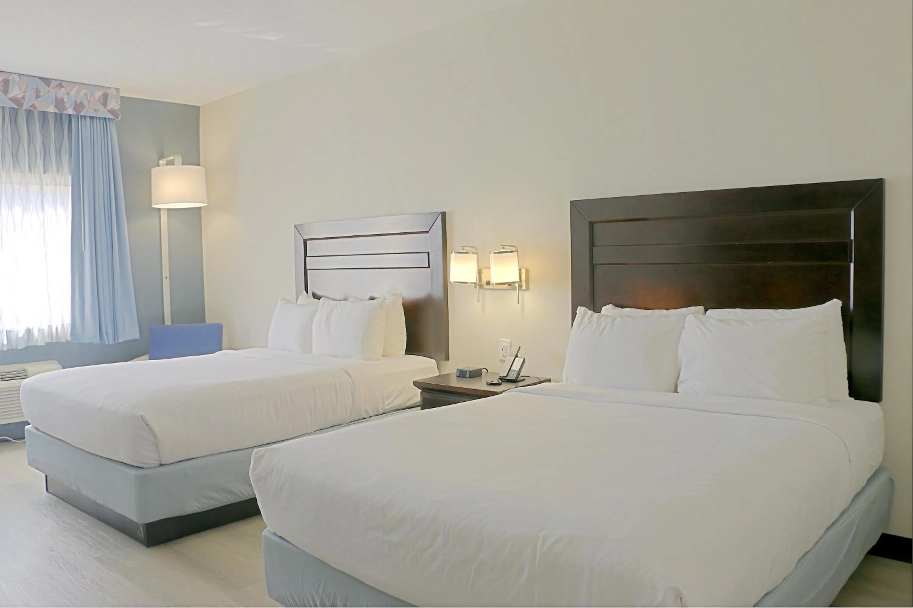 Bed in Quality Inn & Suites Roswell North