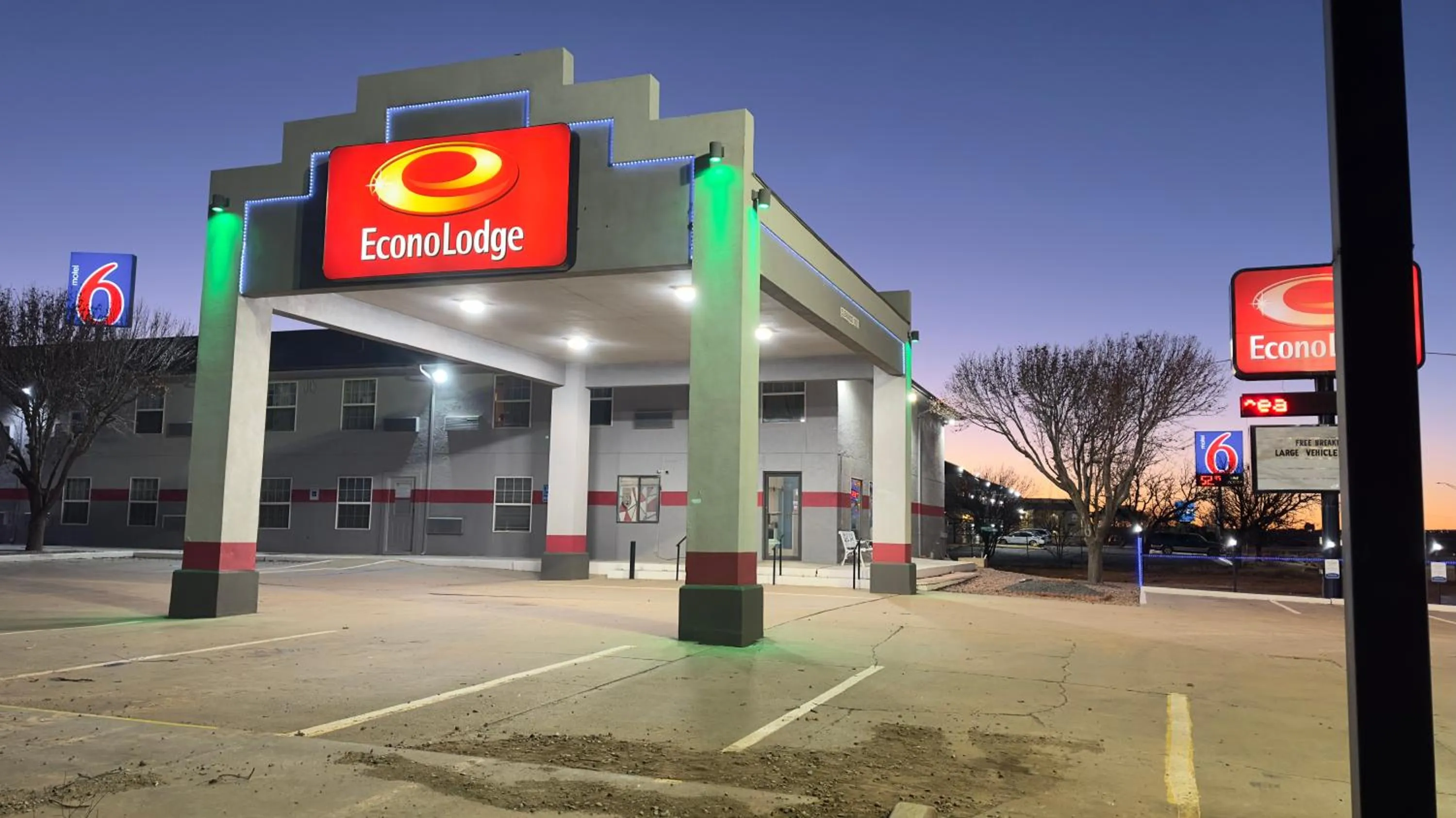 Night in Econo Lodge Tucumcari Route 66