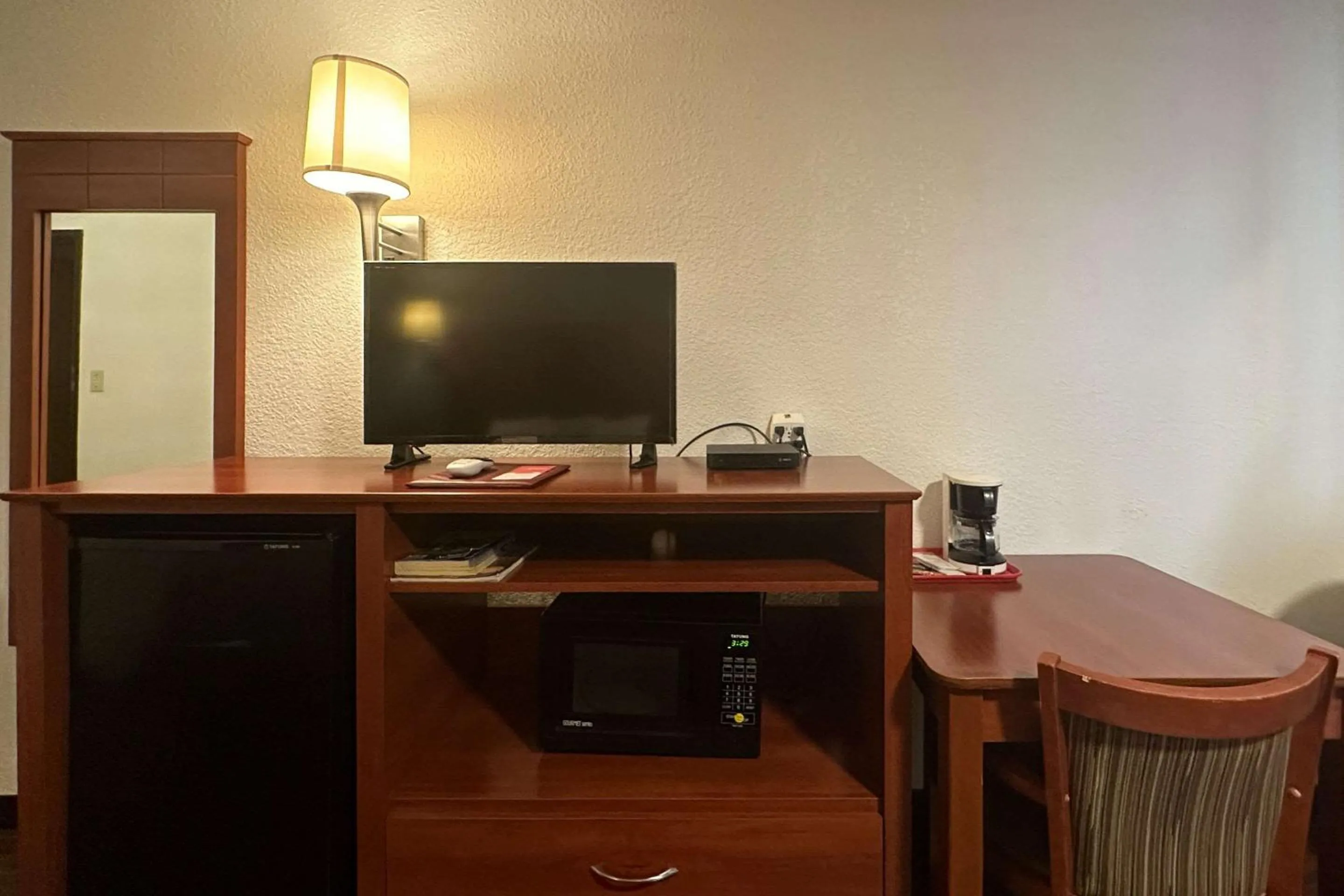 Bedroom in Econo Lodge Tucumcari Route 66