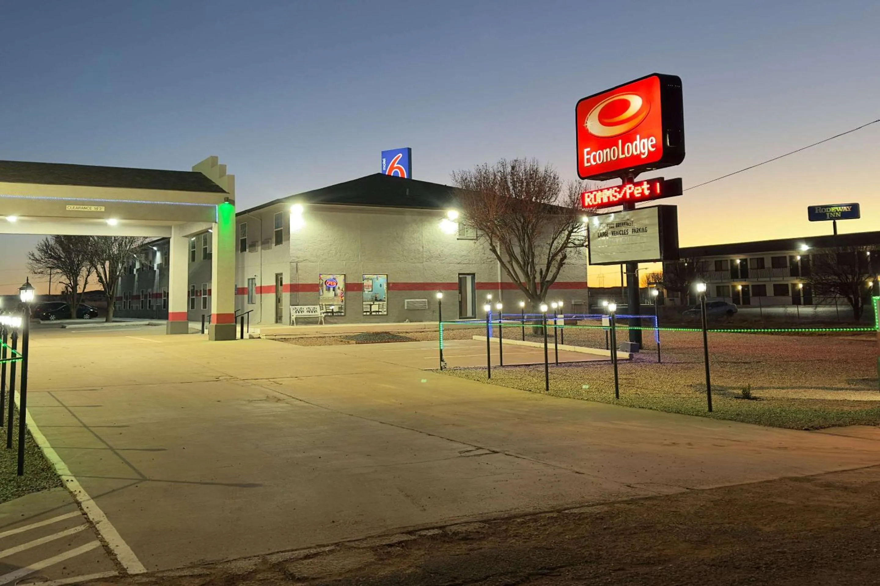 Property building in Econo Lodge Tucumcari Route 66