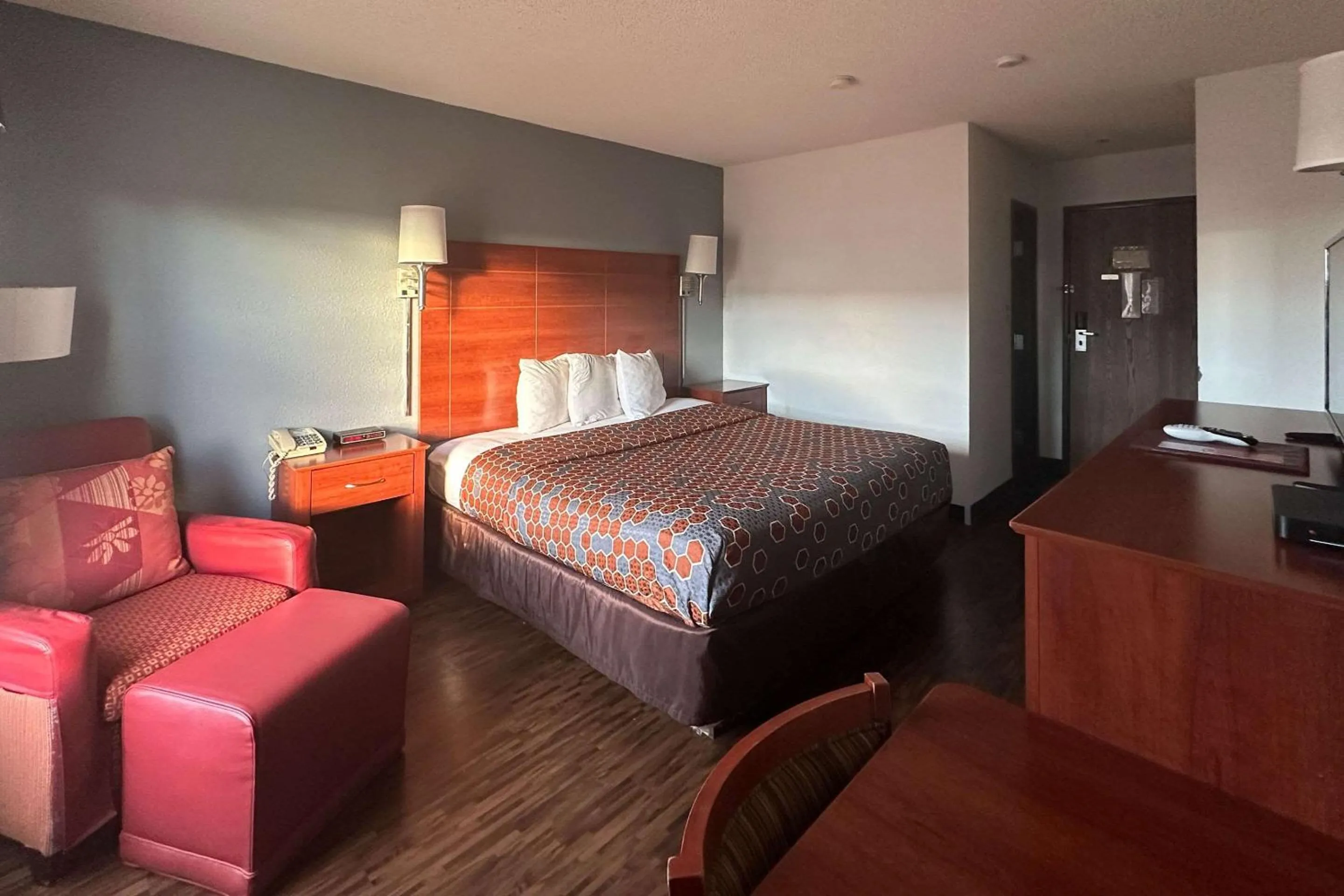 Bedroom, Bed in Econo Lodge Tucumcari Route 66