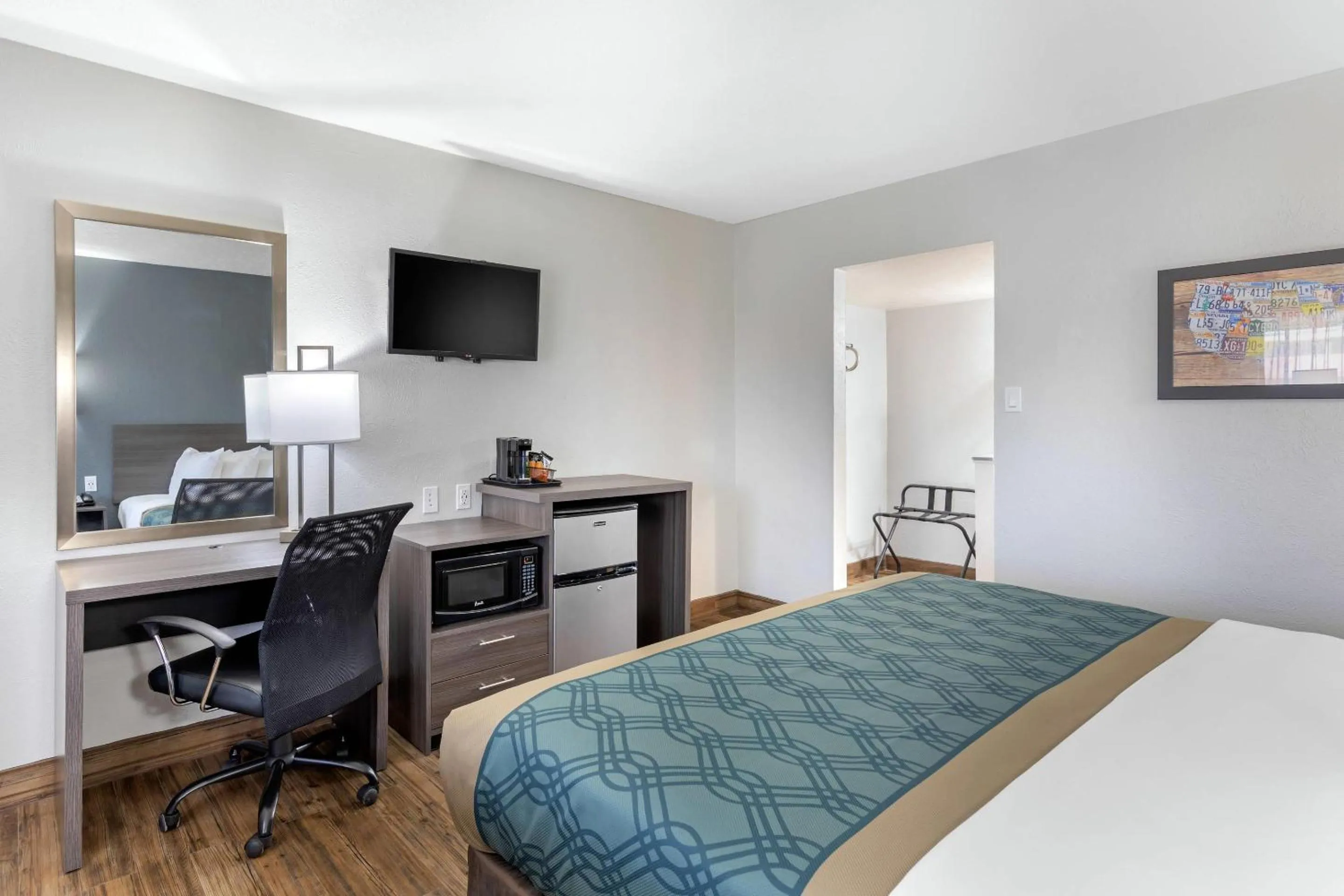 Bedroom, Bed in Econo Lodge Inn & Suites Socorro