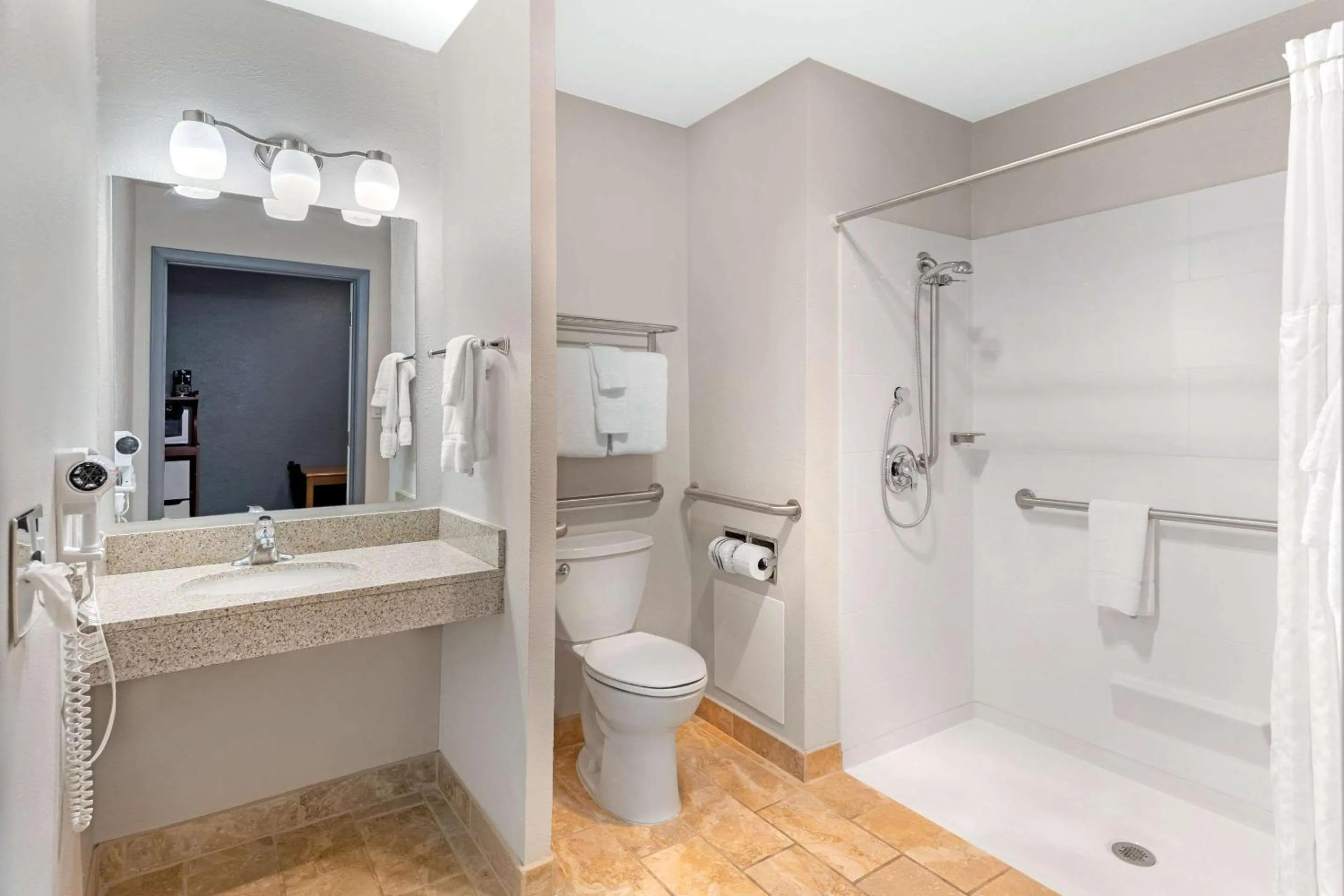 Bathroom in Econo Lodge Inn & Suites Socorro