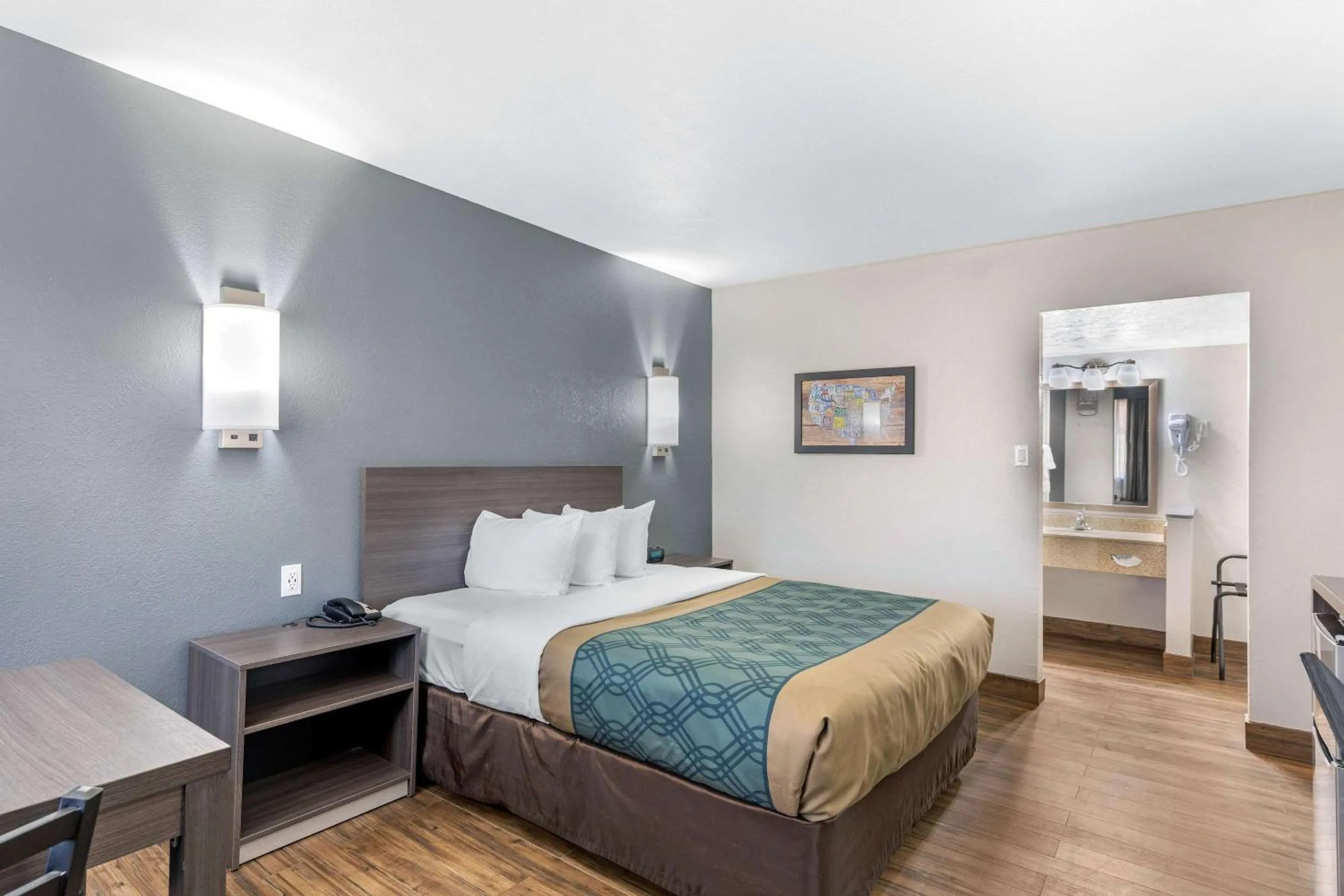 Photo of the whole room in Econo Lodge Inn & Suites Socorro