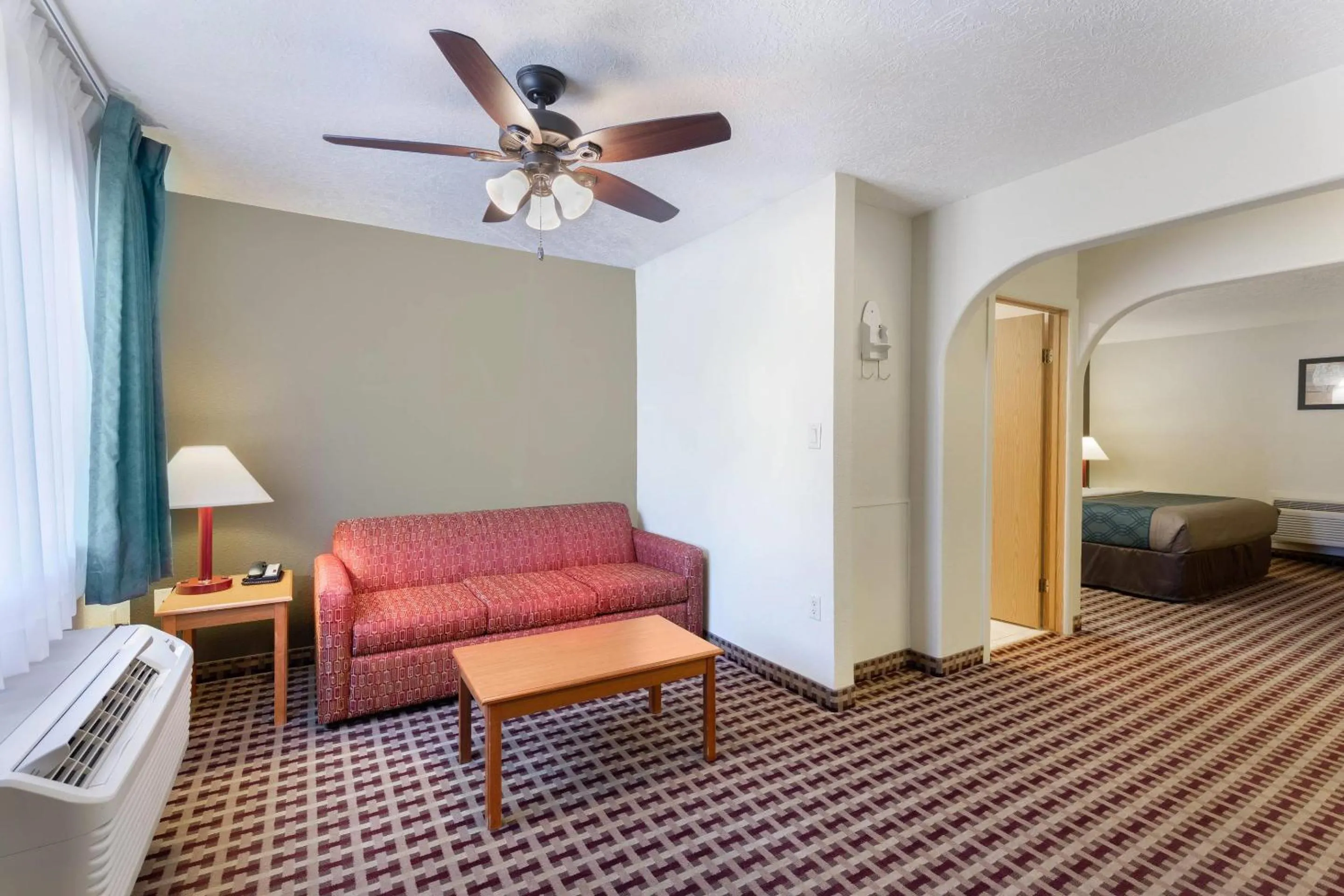 Bedroom, Bed in Econo Lodge Inn & Suites Socorro