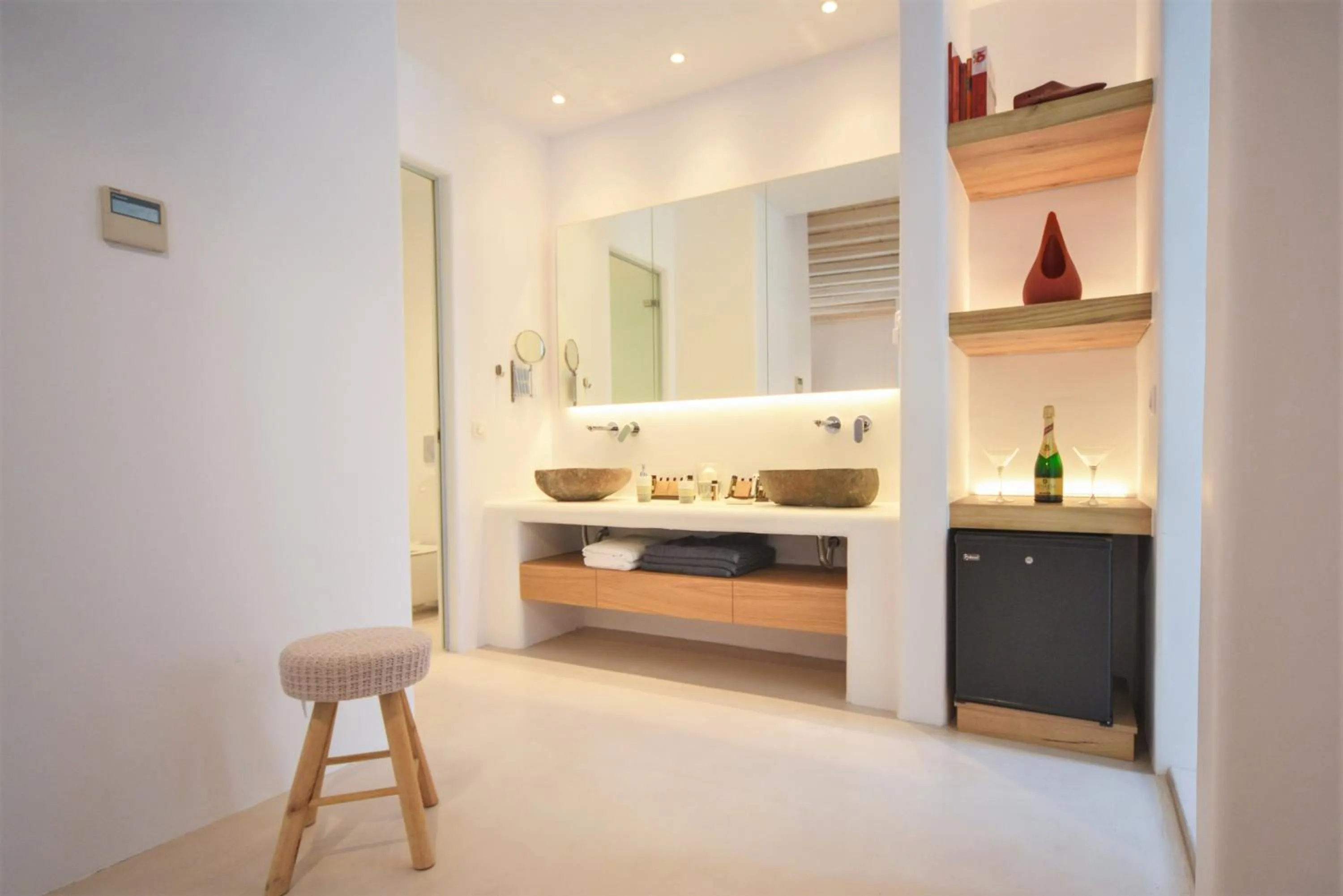 Myconian Crown Suites