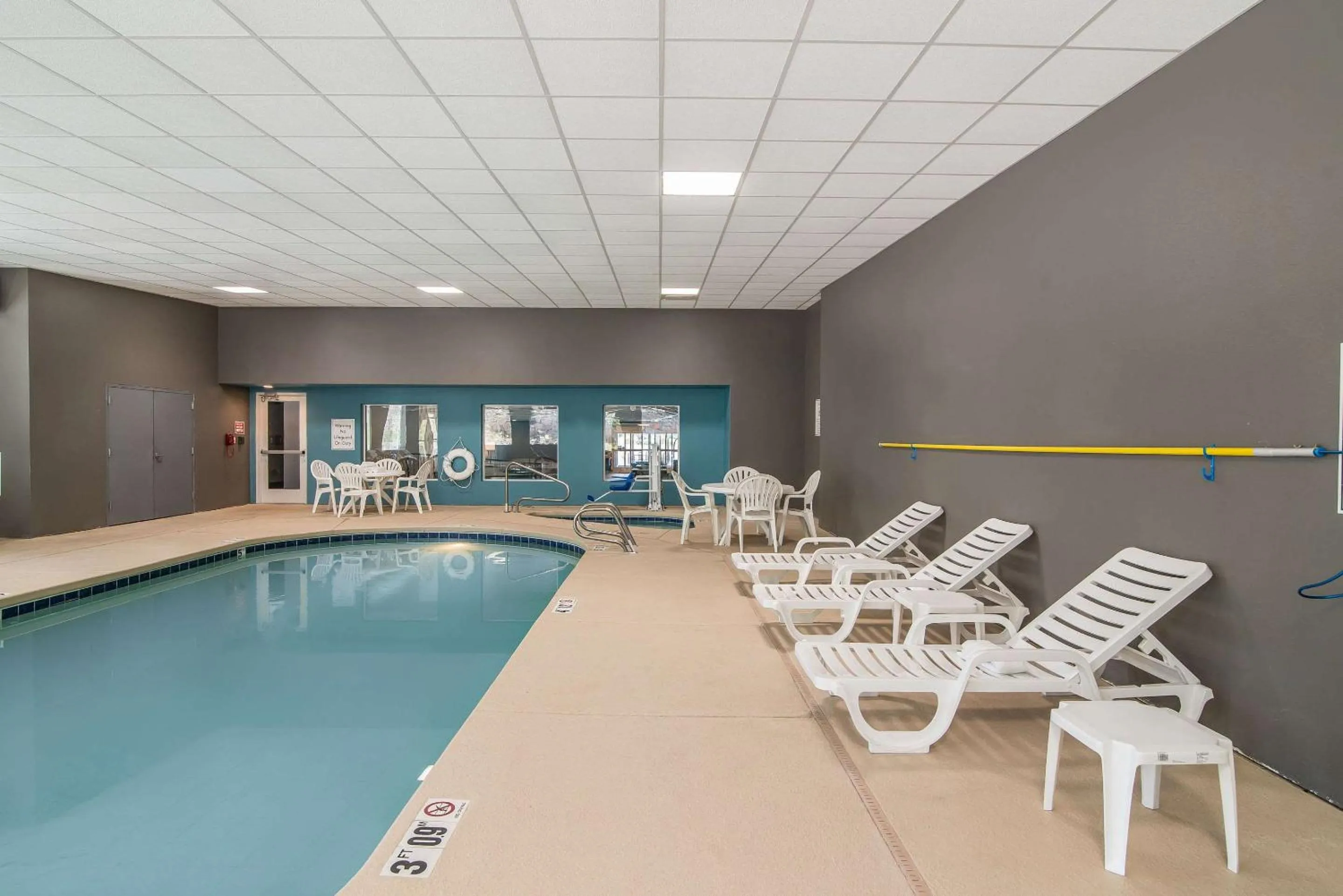 Swimming pool in Elevate Hotel at Sierra Blanca Ruidoso, an Ascend Collection Hotel
