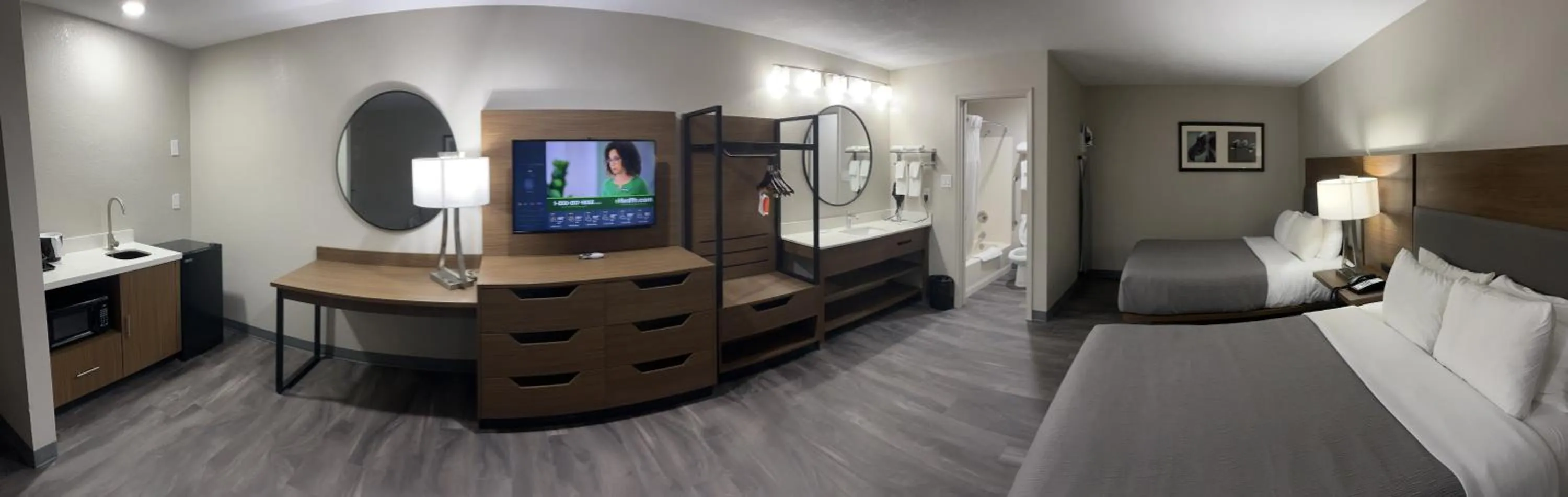 Photo of the whole room, Bed in Quality Inn & Suites Near White Sands National Park