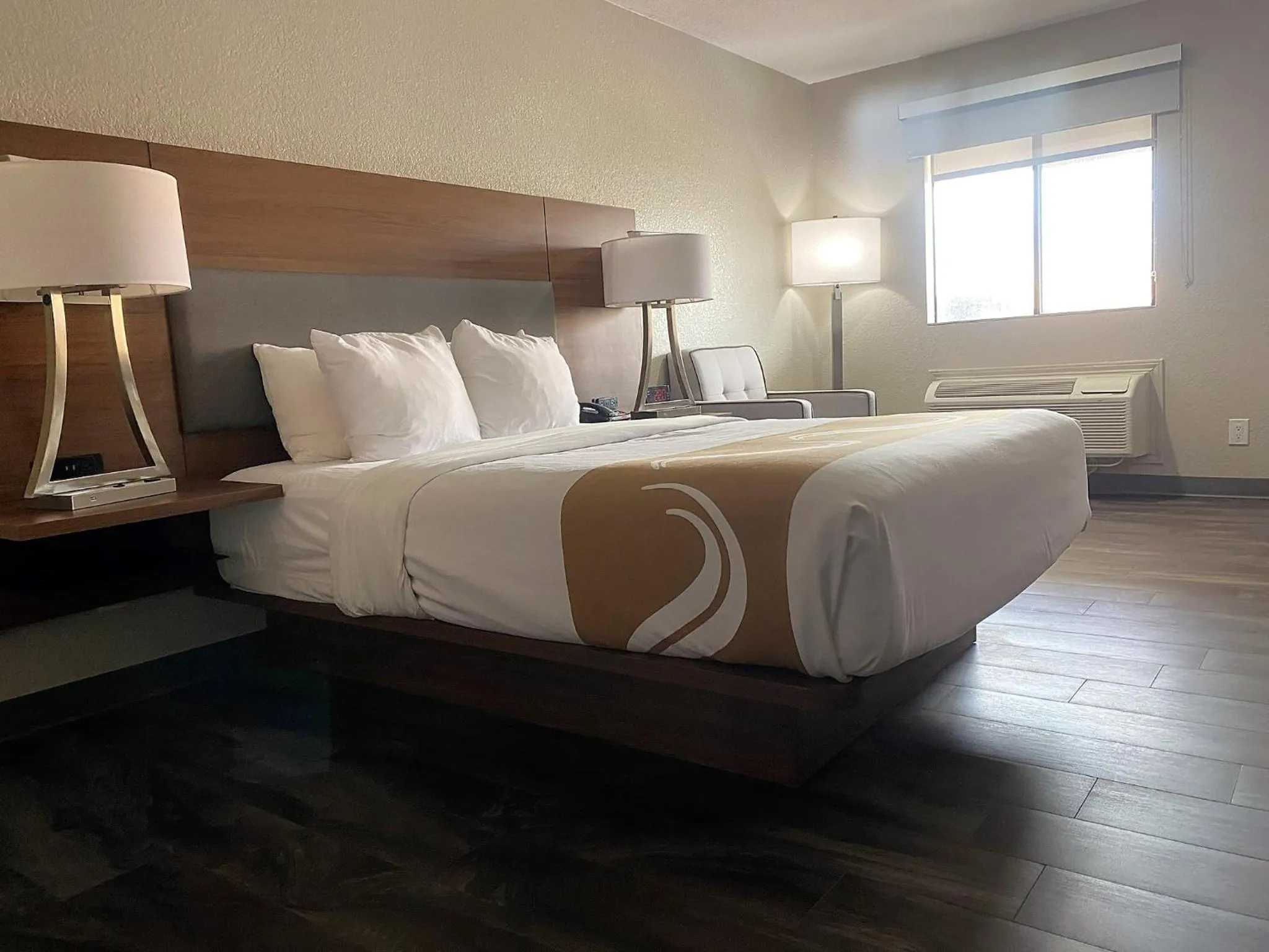 Bedroom, Bed in Quality Inn & Suites Near White Sands National Park