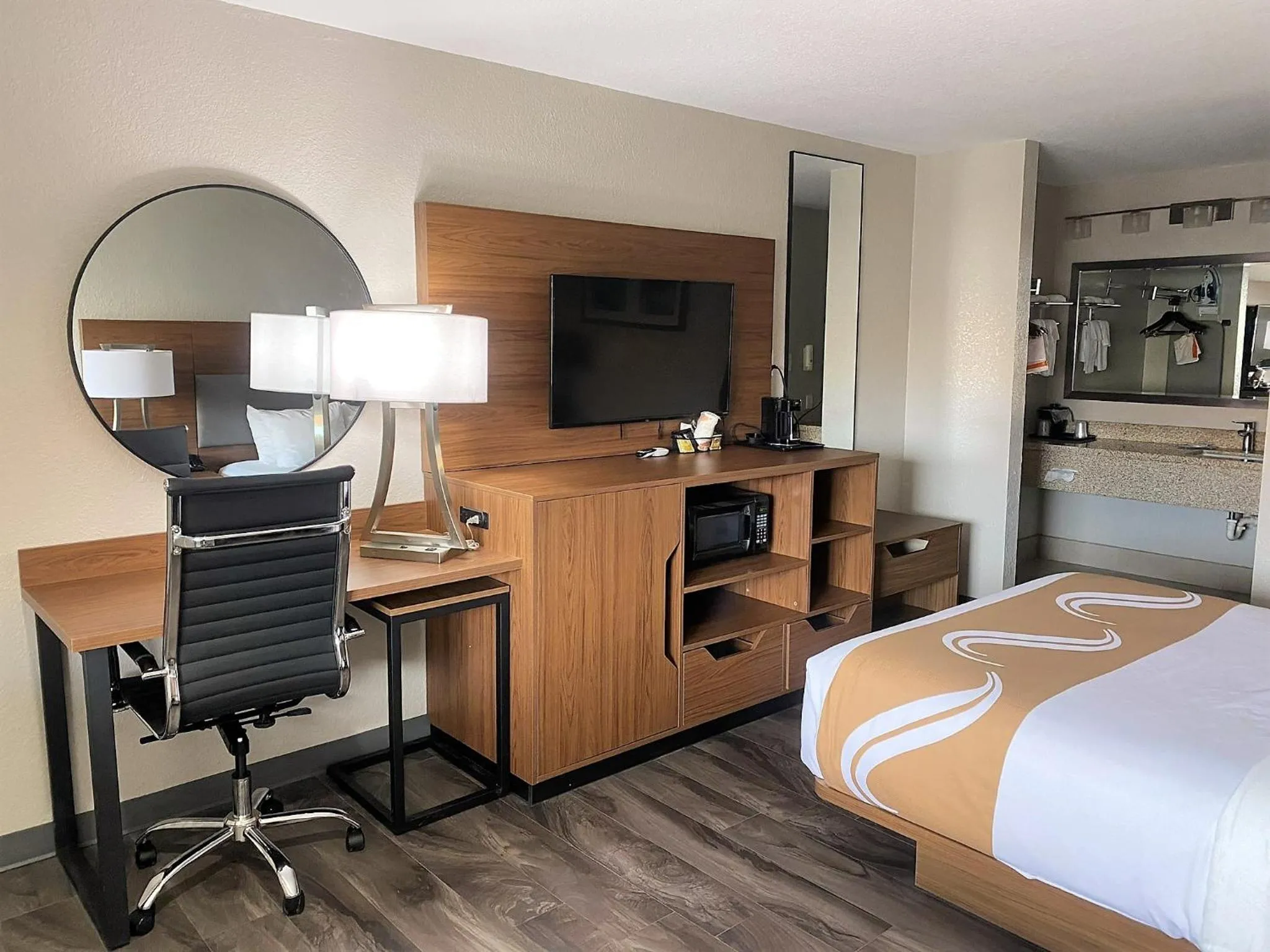 Bedroom, Bed in Quality Inn & Suites Near White Sands National Park