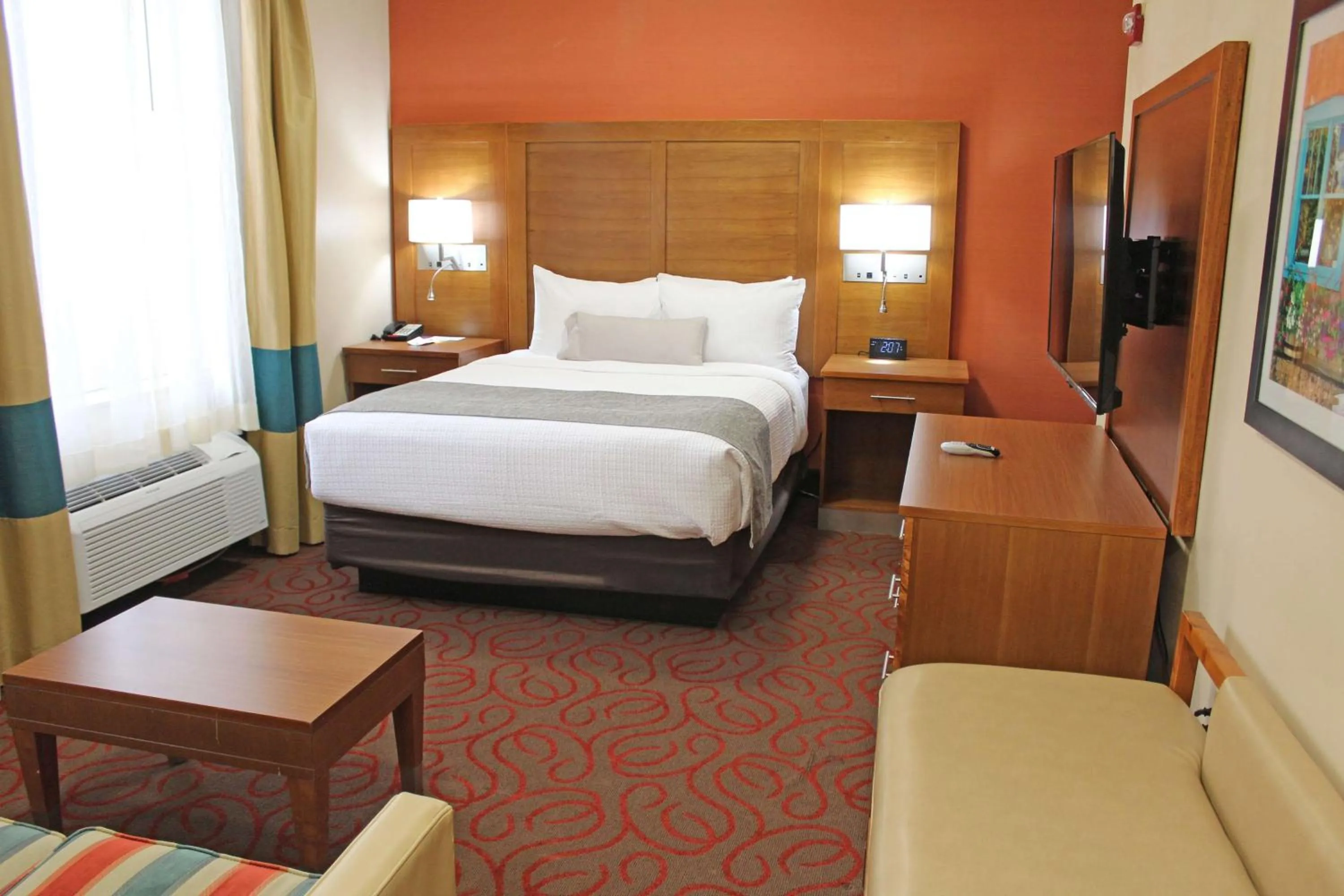 Photo of the whole room, Bed in Best Western Cannon A.F.B.