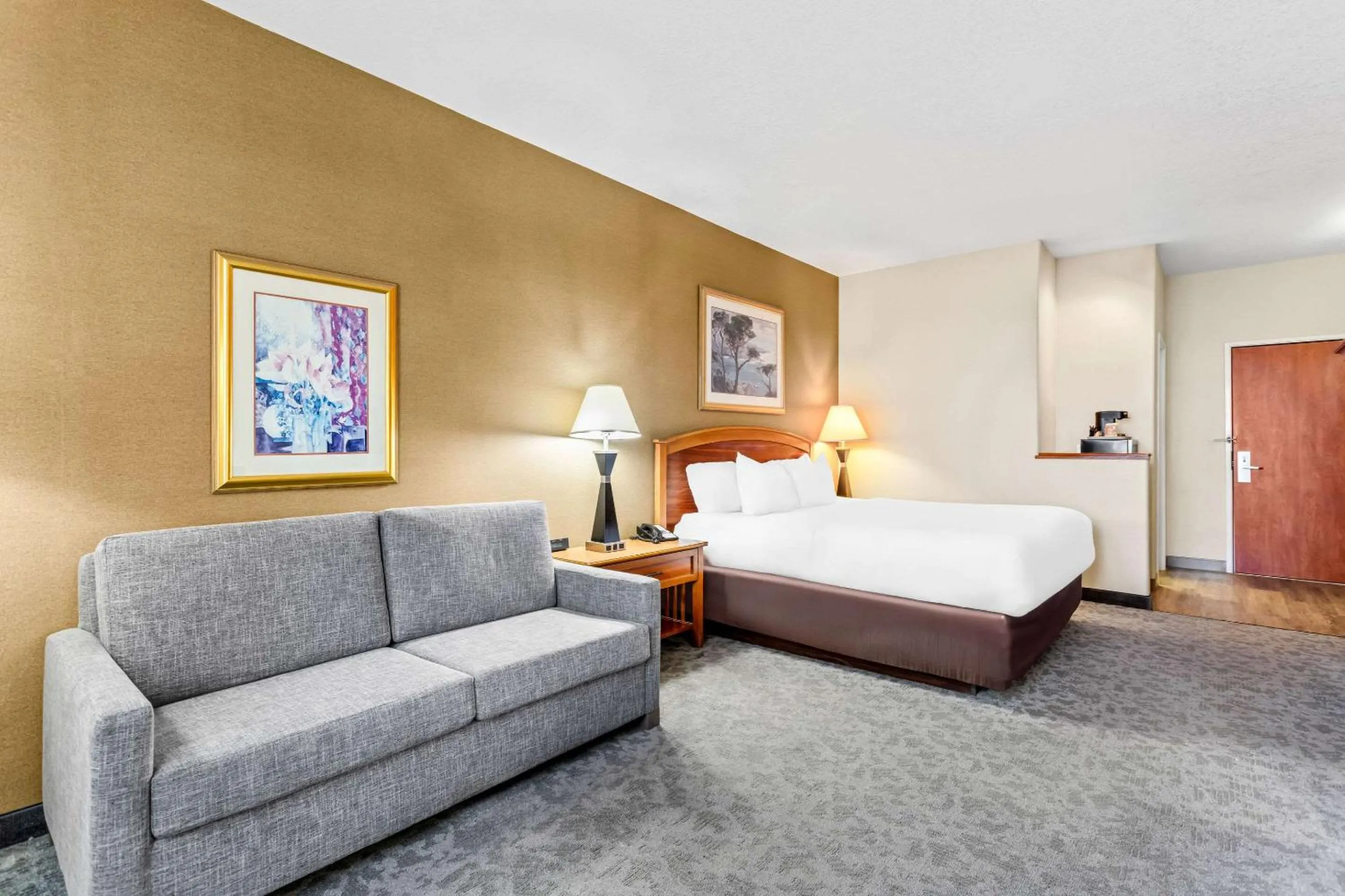 Bedroom, Bed in Comfort Inn & Suites I-25 near Spaceport America