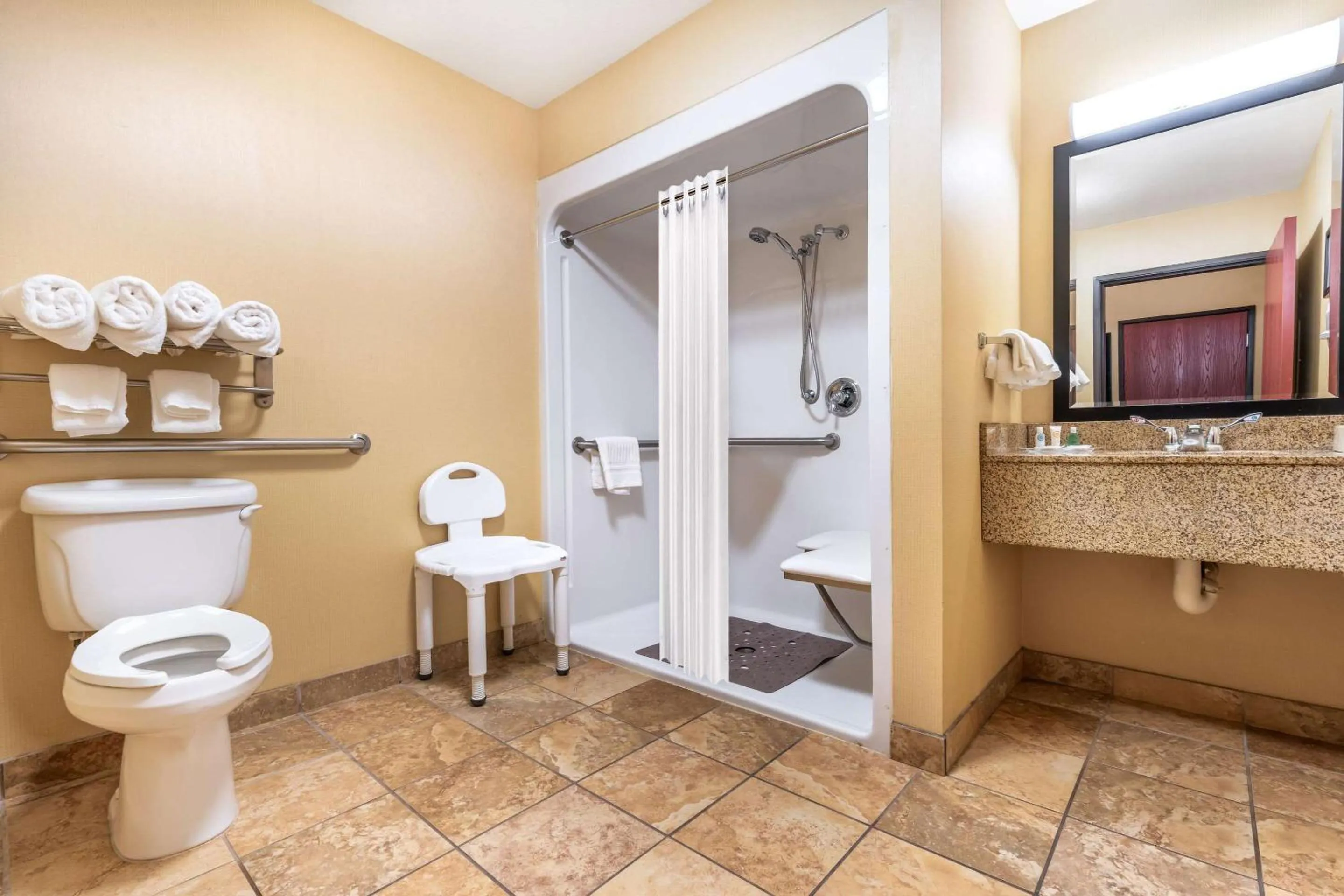 Bedroom in Comfort Suites Gallup East Route 66 and I-40