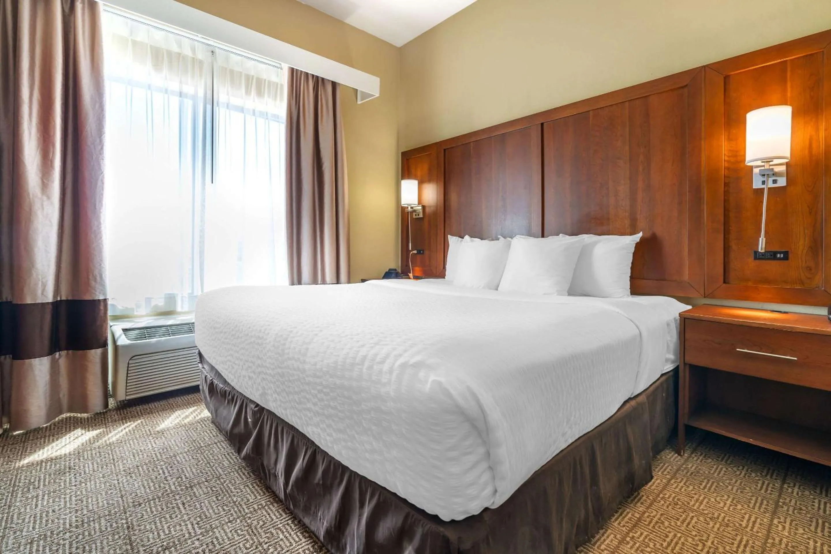 Bedroom, Bed in Comfort Suites Gallup East Route 66 and I-40