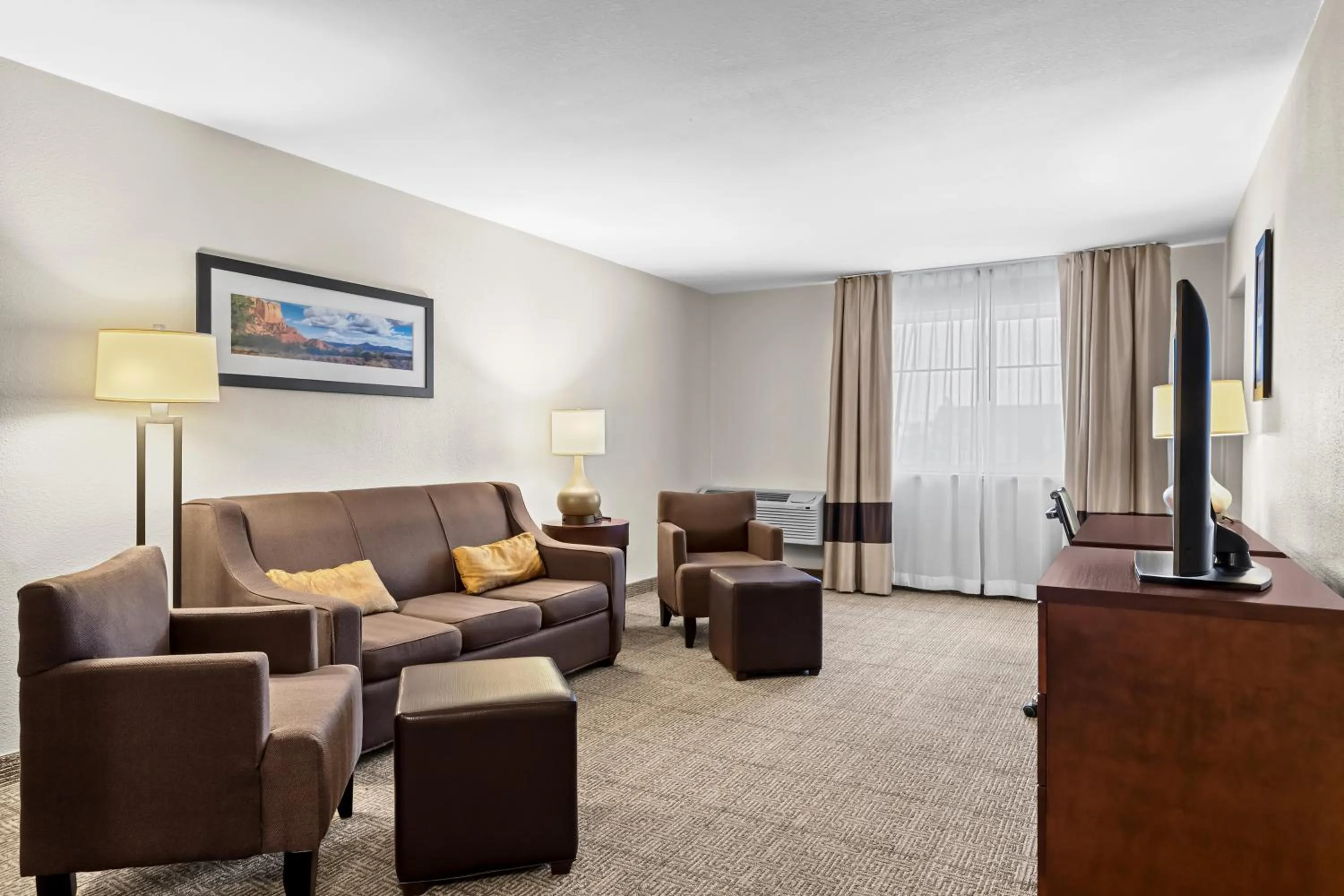 Living room in Comfort Inn Santa Rosa on Route 66