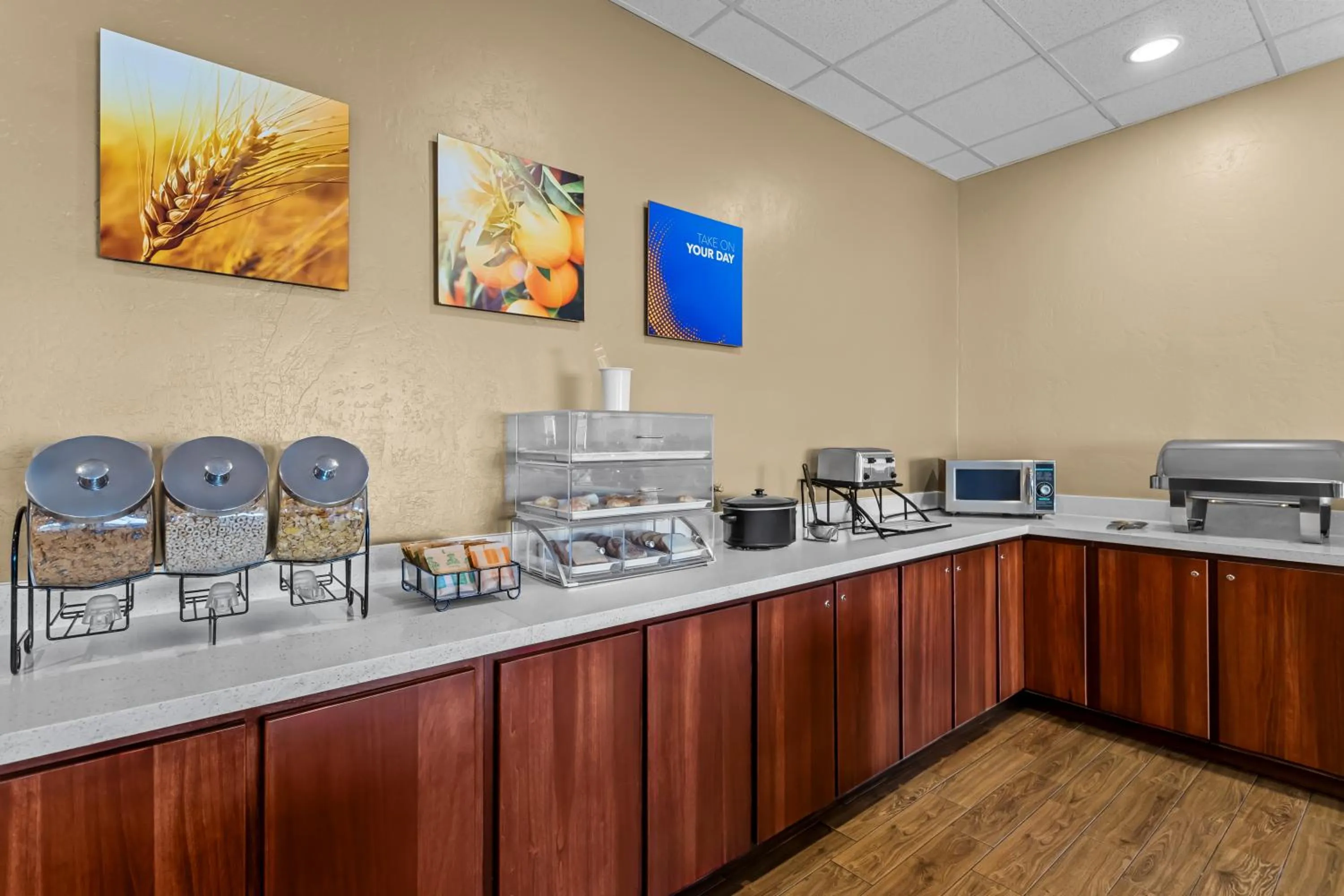 Breakfast in Comfort Inn Santa Rosa on Route 66