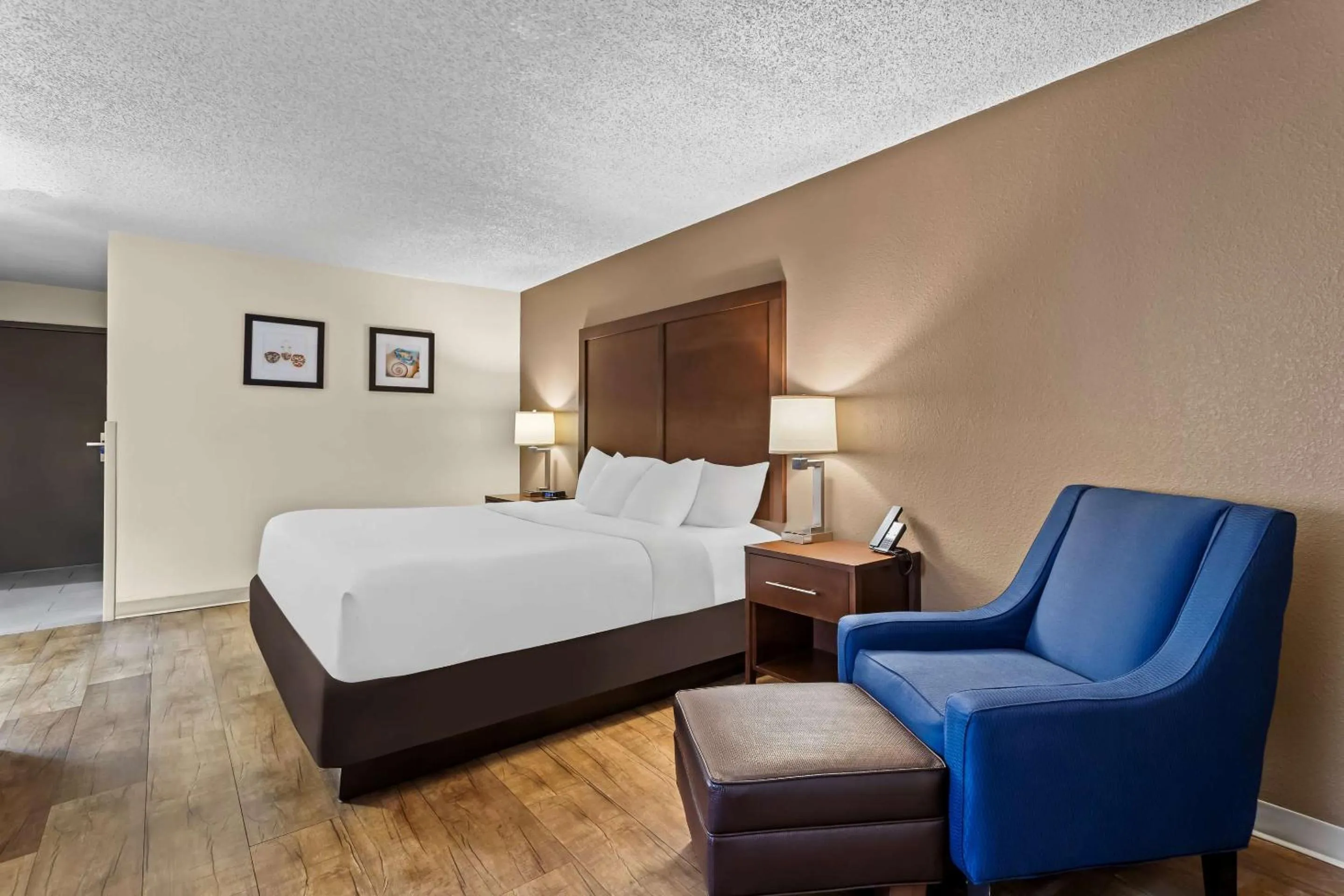 Bedroom, Bed in Comfort Inn Santa Rosa on Route 66