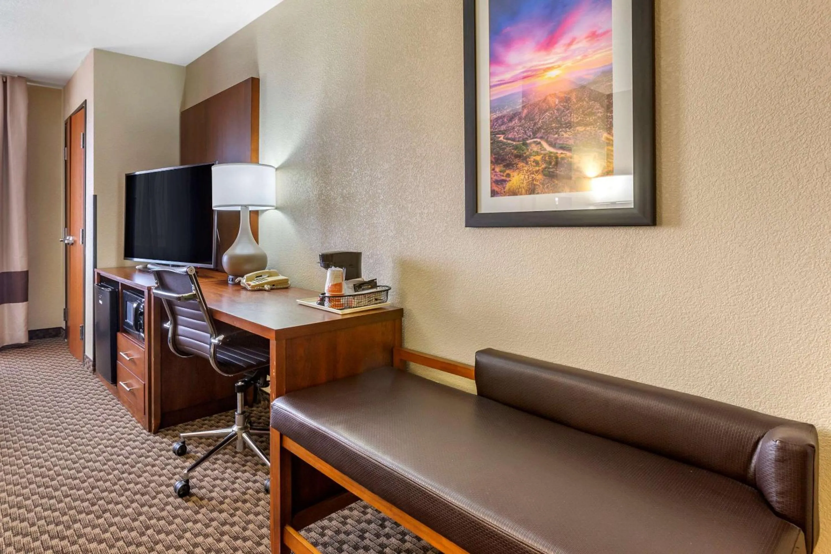 Photo of the whole room in Comfort Suites Hobbs