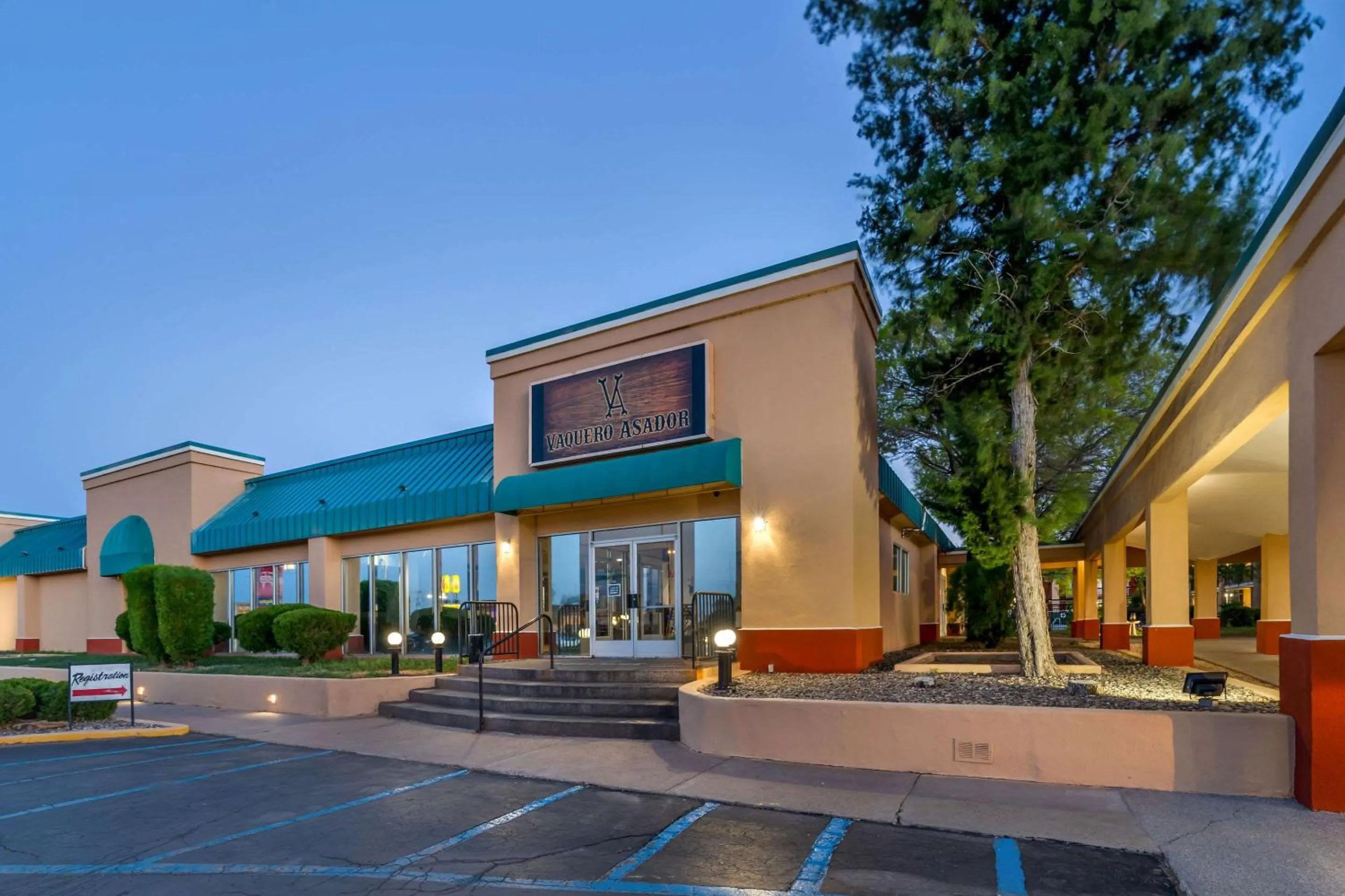 Property building in Quality Inn Tucumcari