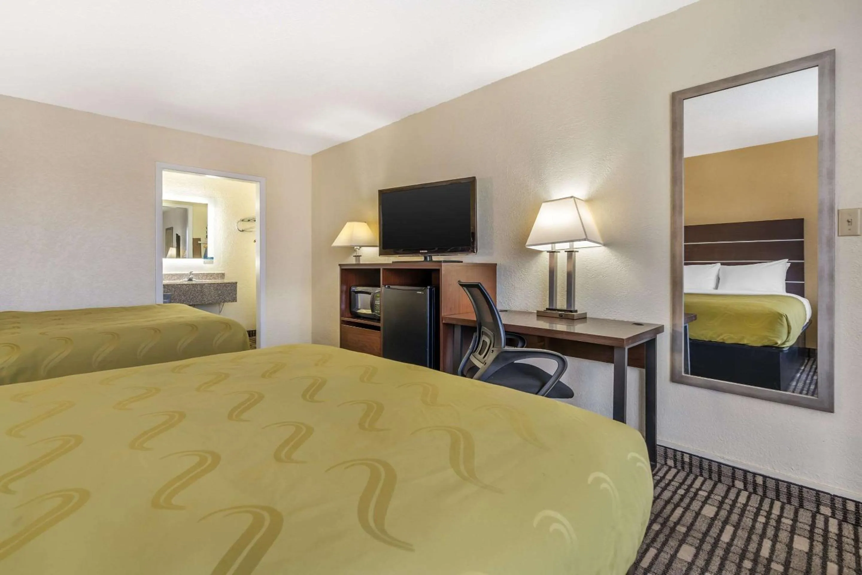 Bedroom, Bed in Quality Inn Tucumcari