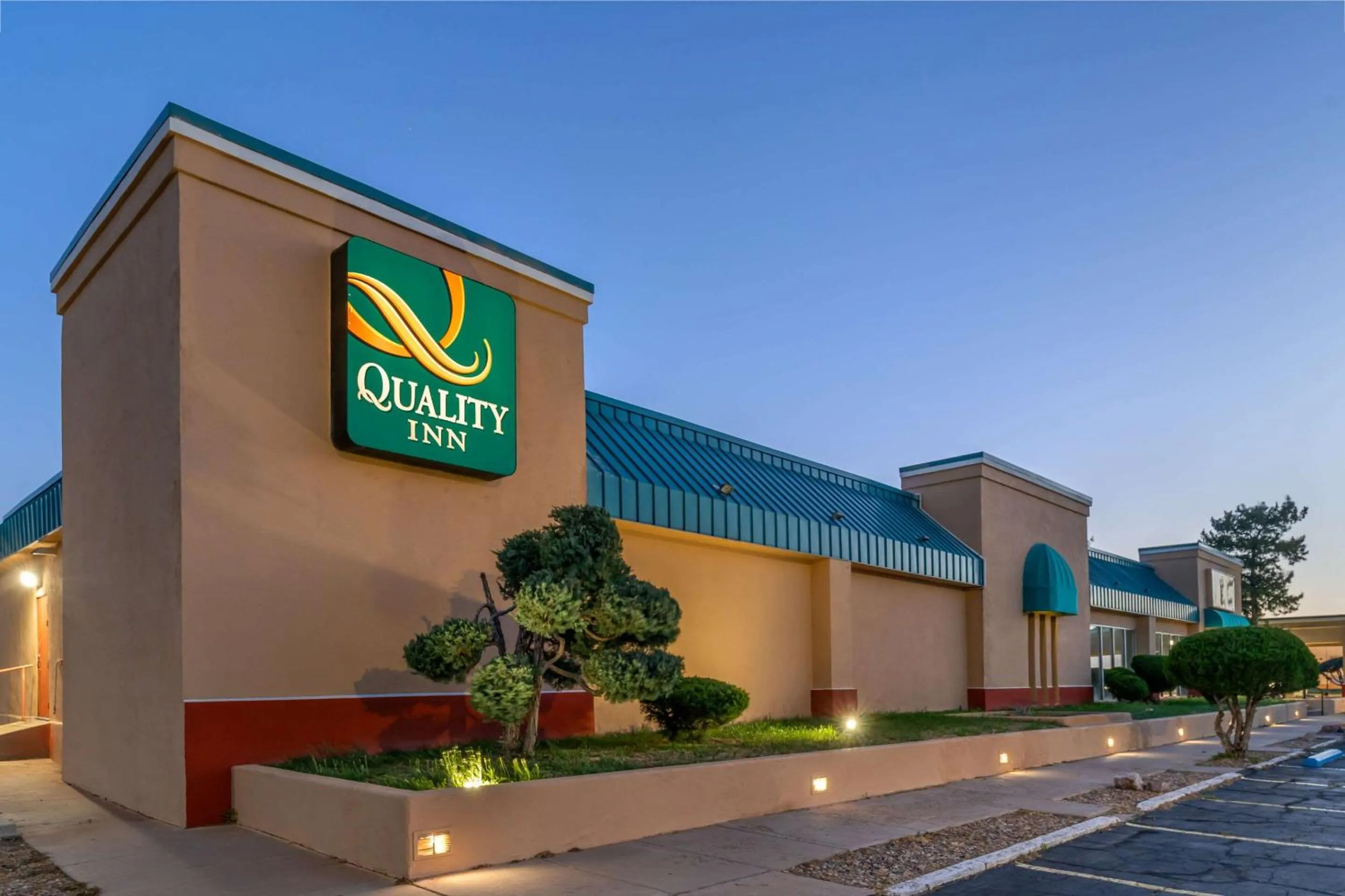 Property building in Quality Inn Tucumcari