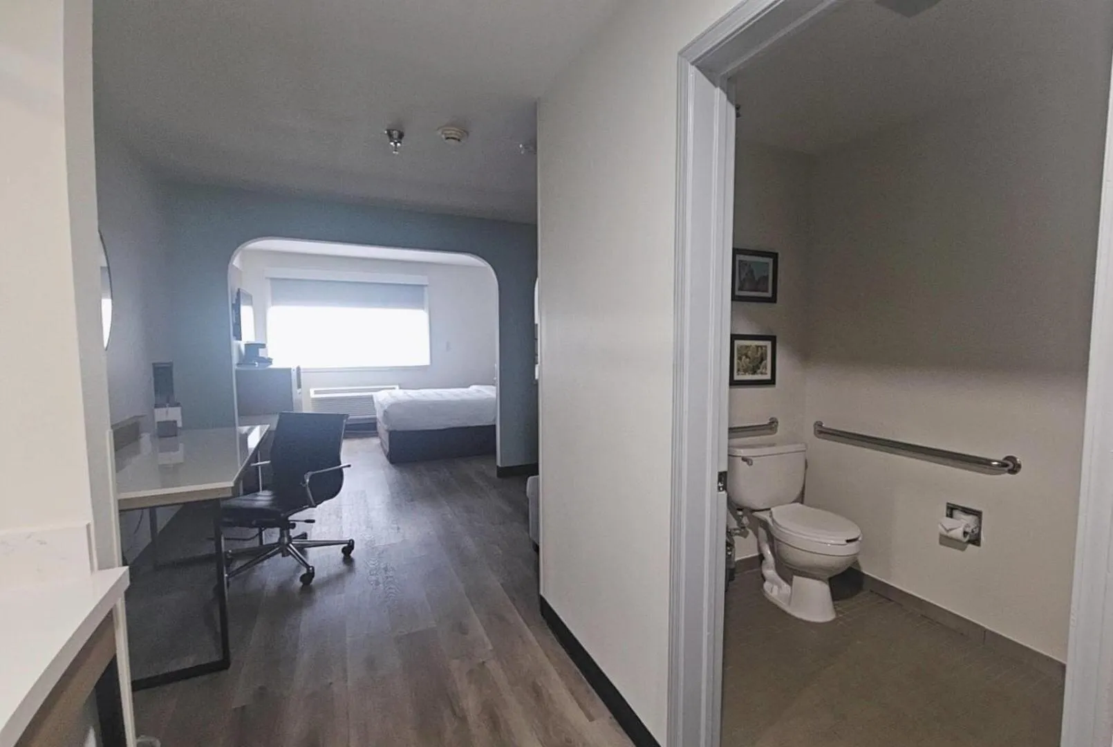 Bathroom in Wingate by Wyndham Los Alamos