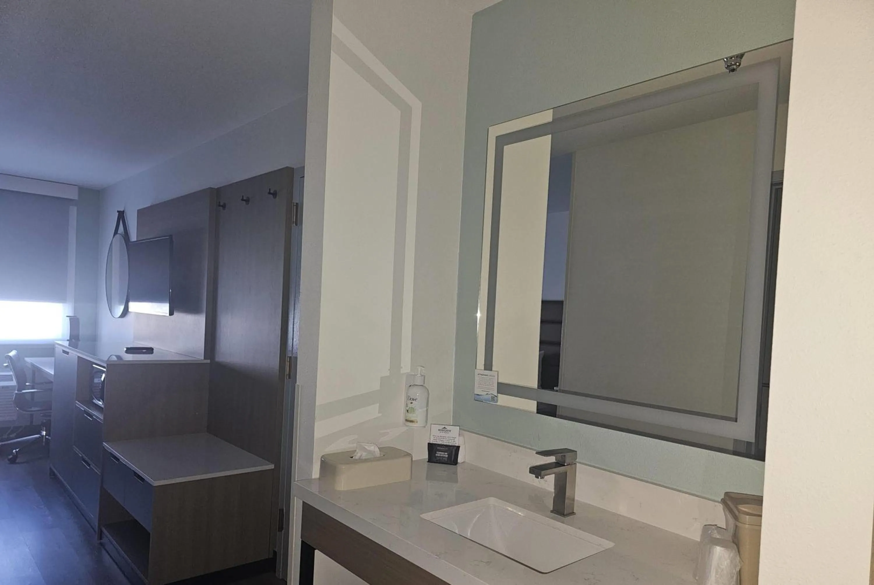 Photo of the whole room in Wingate by Wyndham Los Alamos