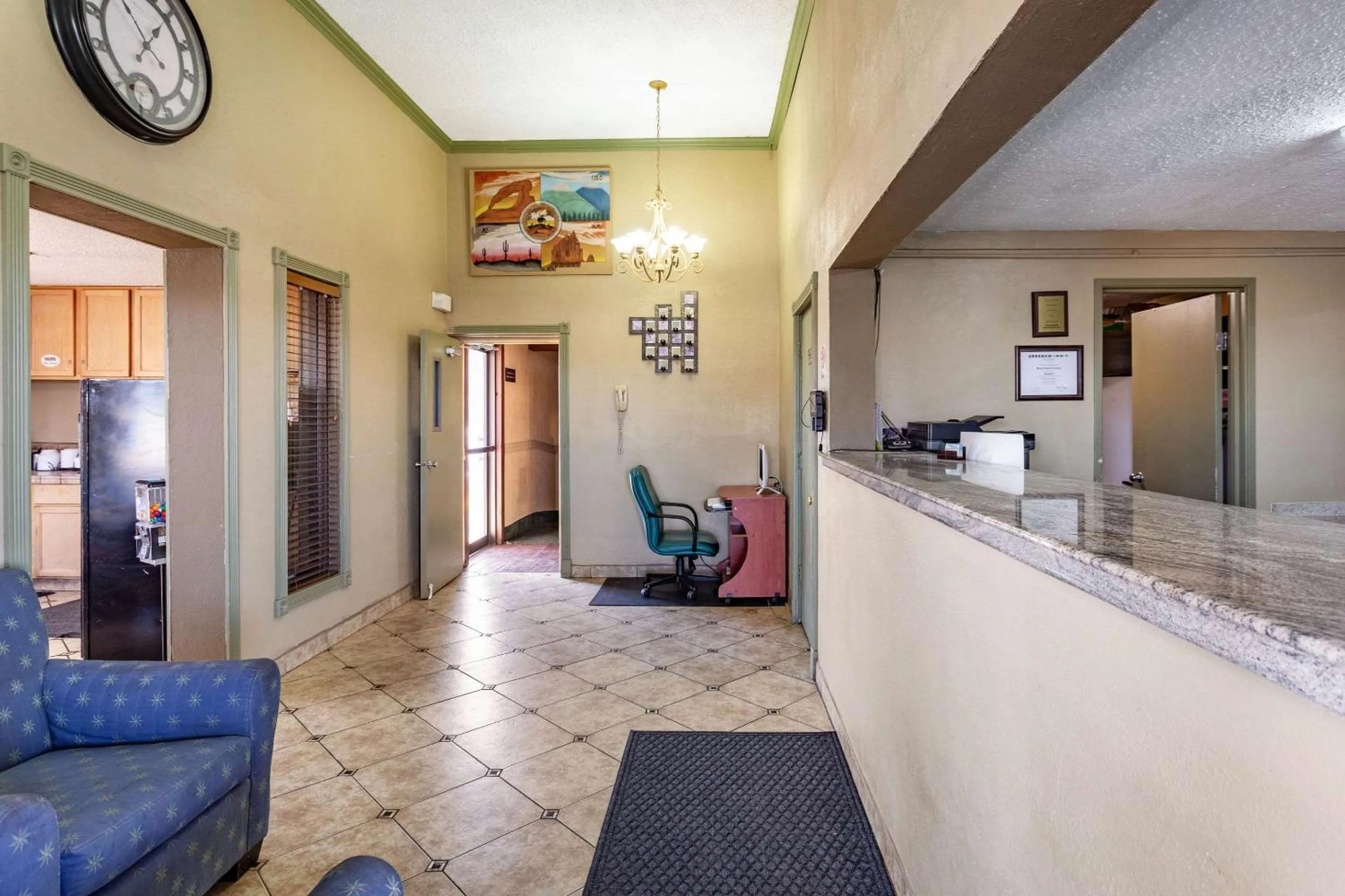 Lobby or reception in Rodeway Inn Farmington