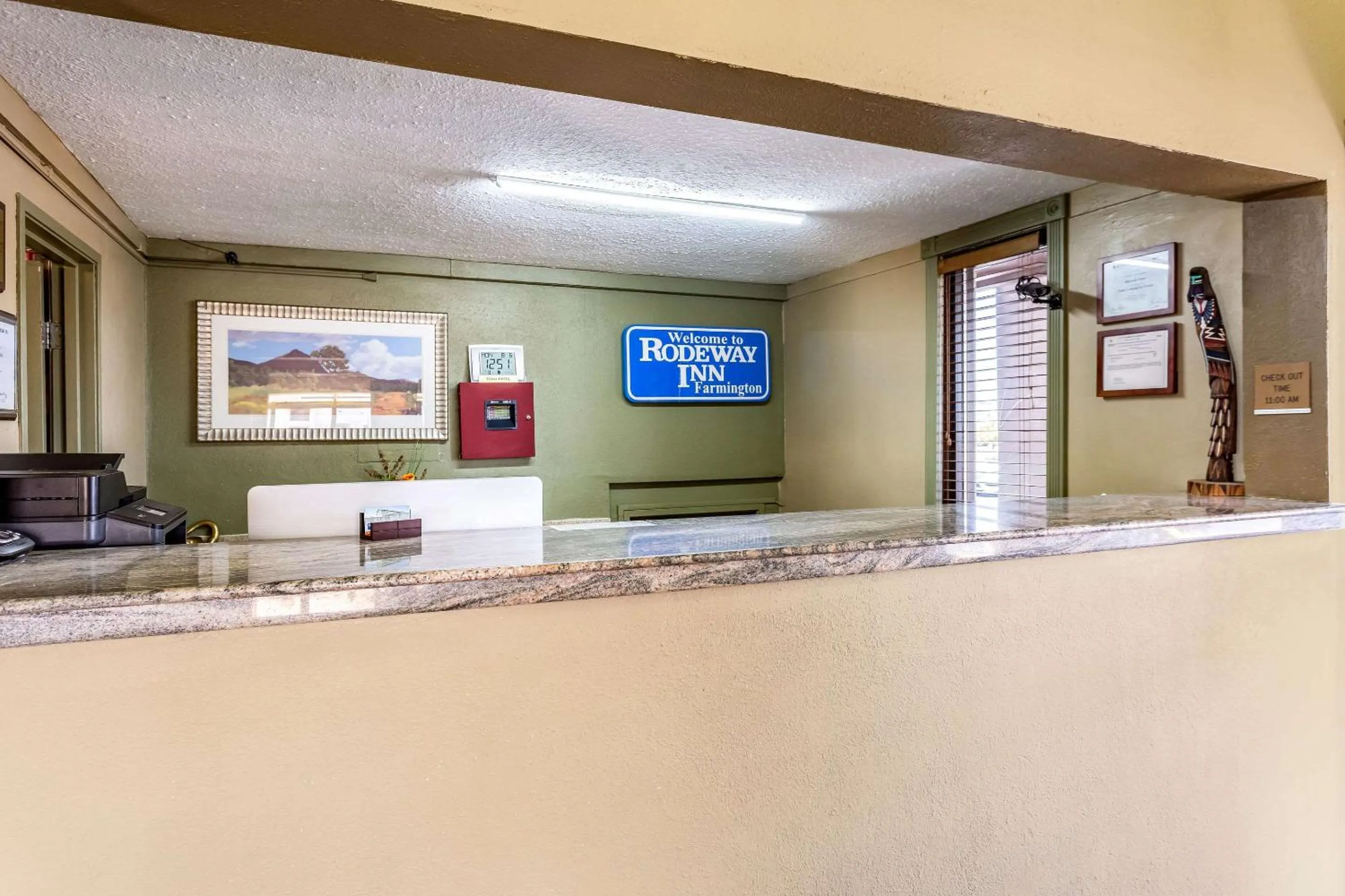 Lobby or reception in Rodeway Inn Farmington