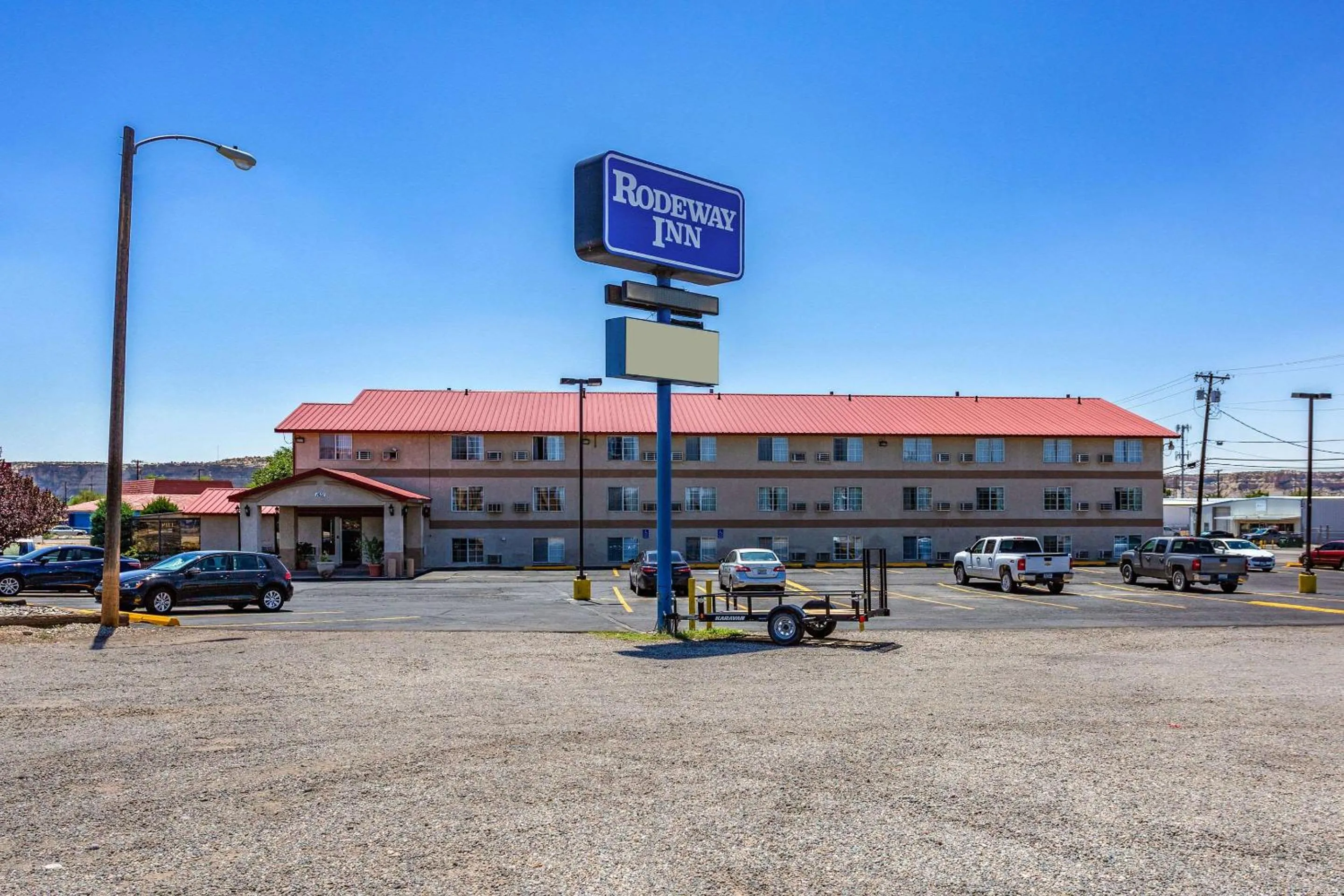 Property building in Rodeway Inn Farmington