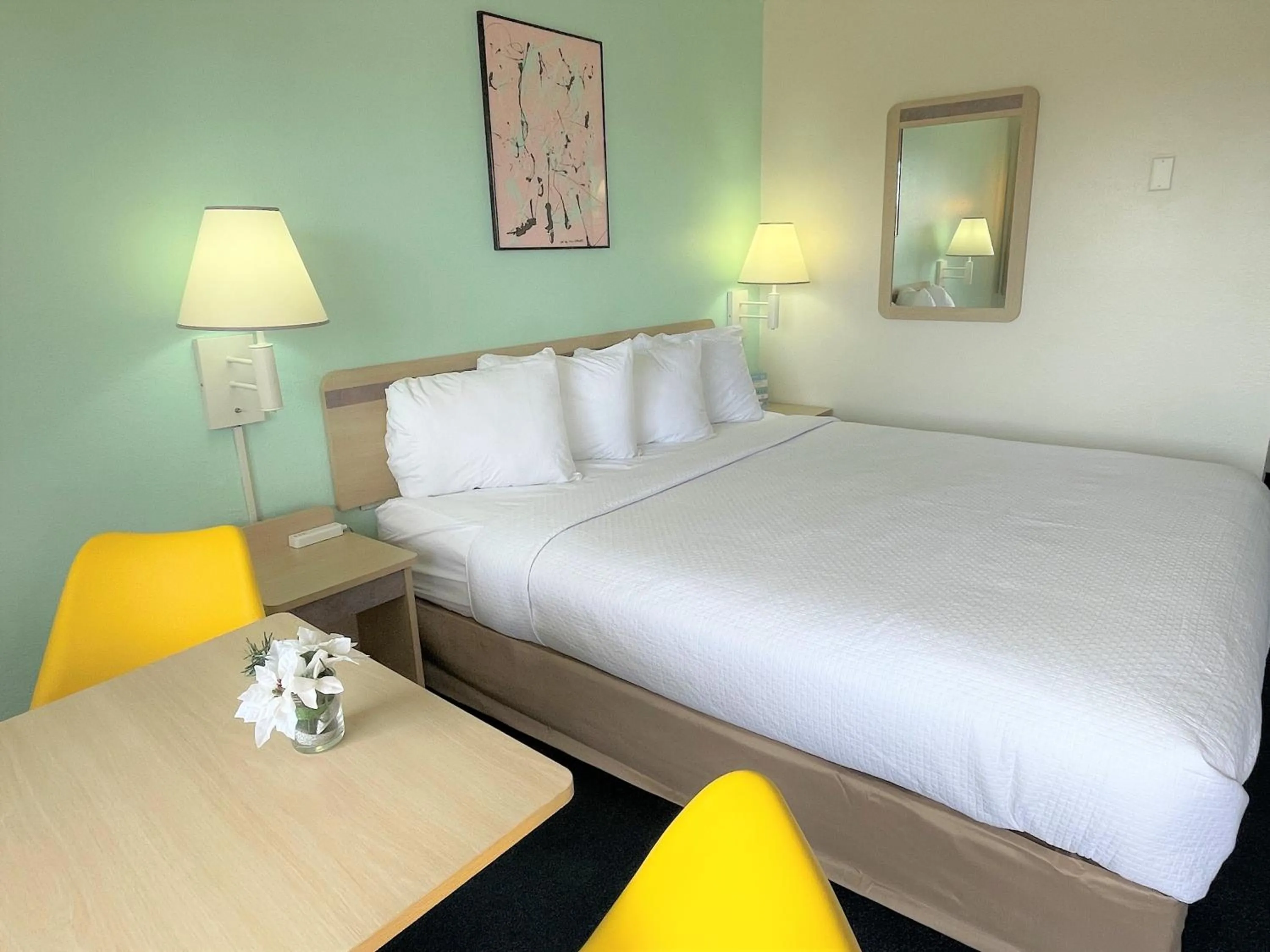 Bedroom, Bed in LuLu Silver City