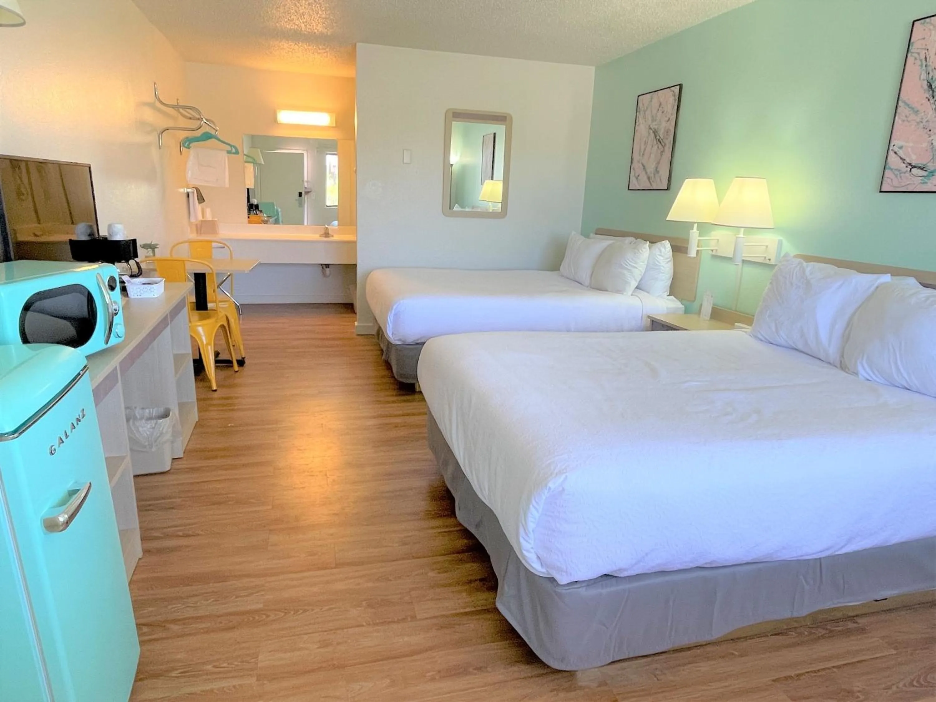 Bedroom, Bed in LuLu Silver City