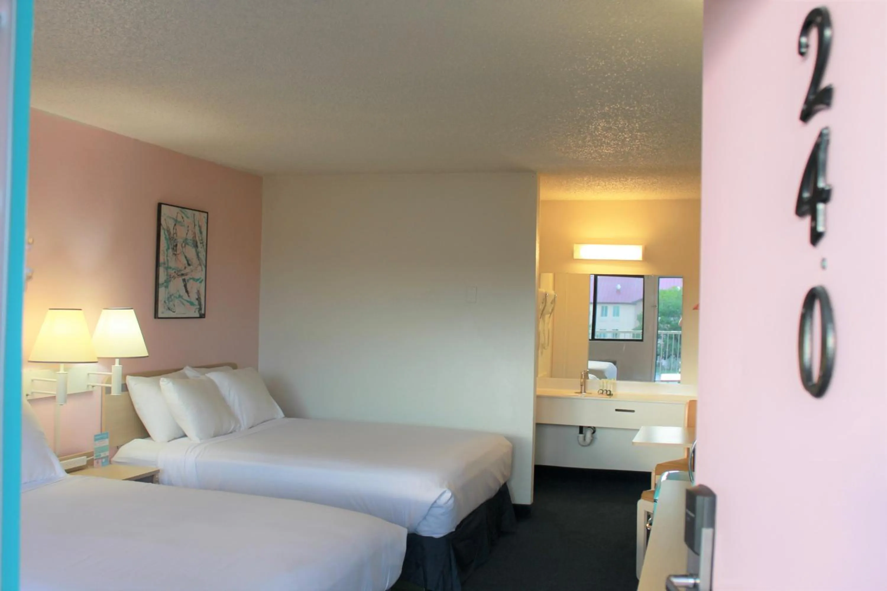 Bedroom, Bed in LuLu Silver City