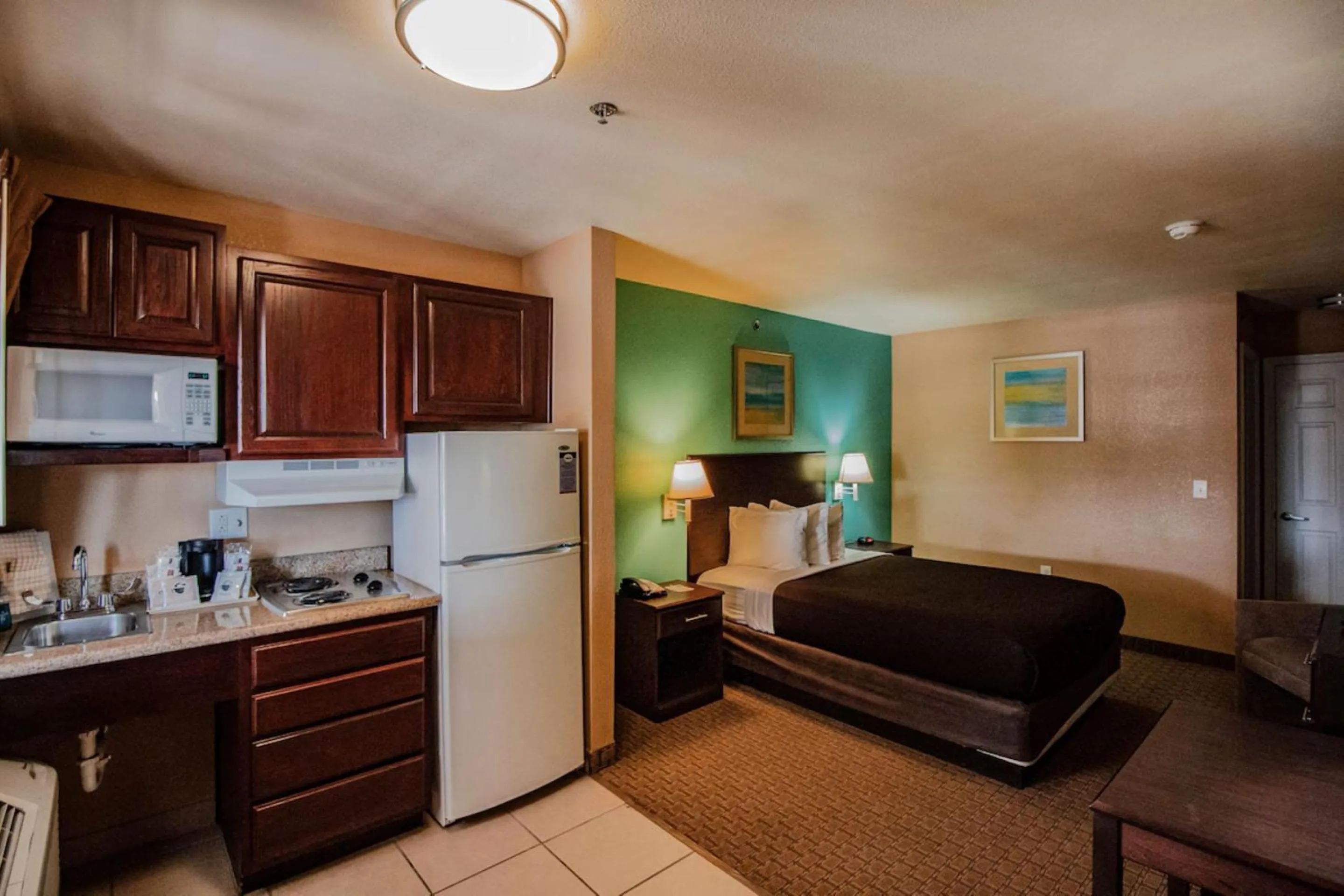 Bedroom in Suburban Studios Alamogordo