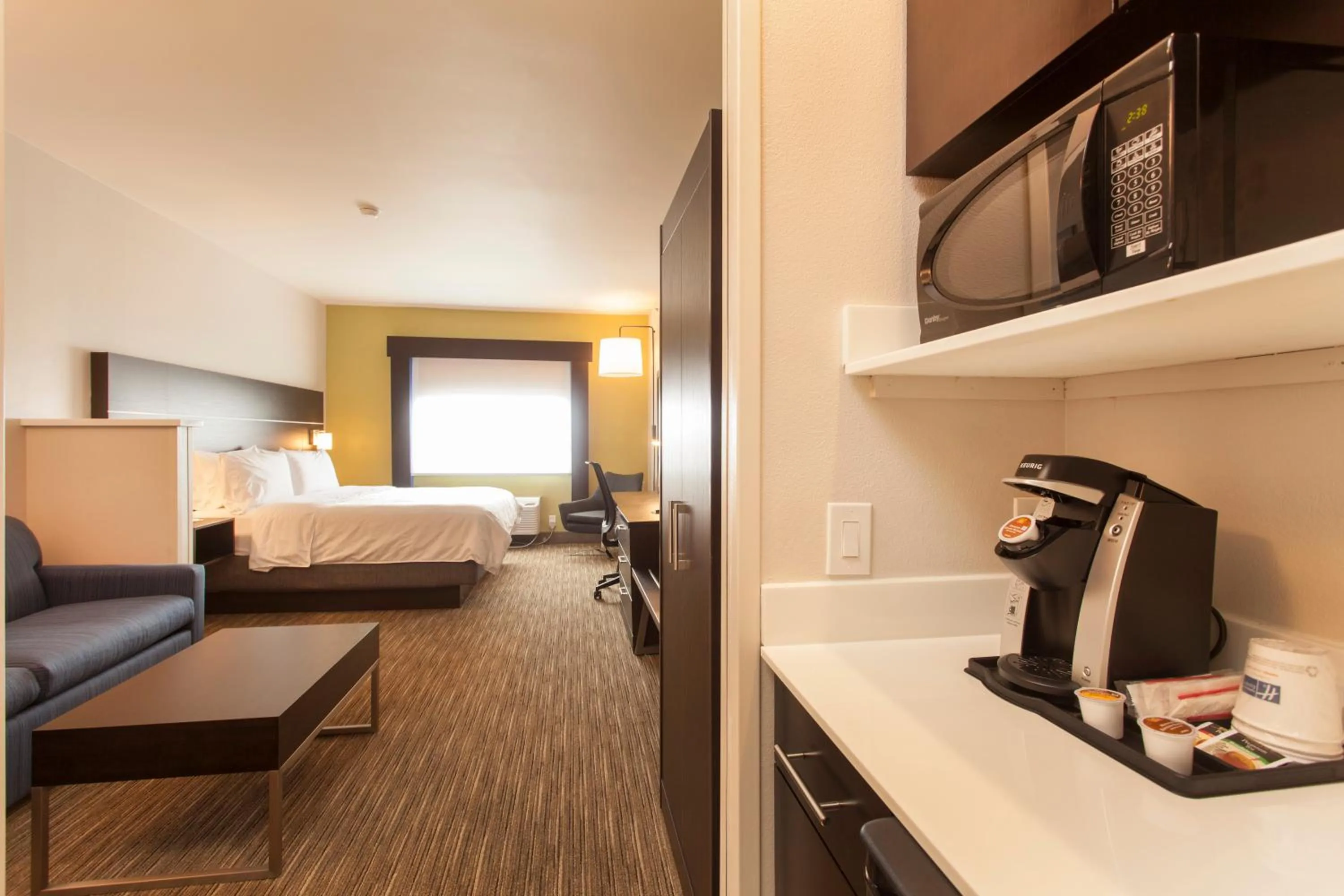 Bed in Holiday Inn Express & Suites - Santa Fe by IHG