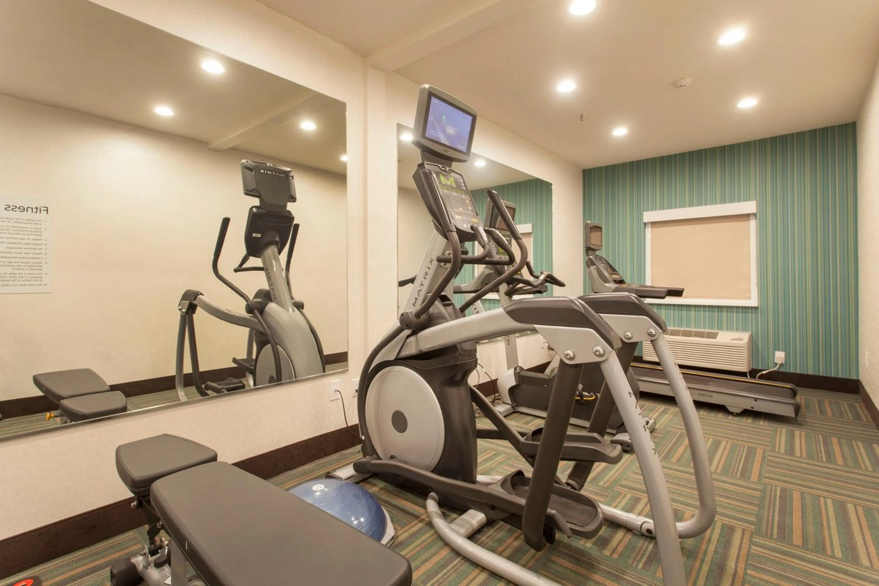 Fitness centre/facilities in Holiday Inn Express & Suites - Santa Fe by IHG