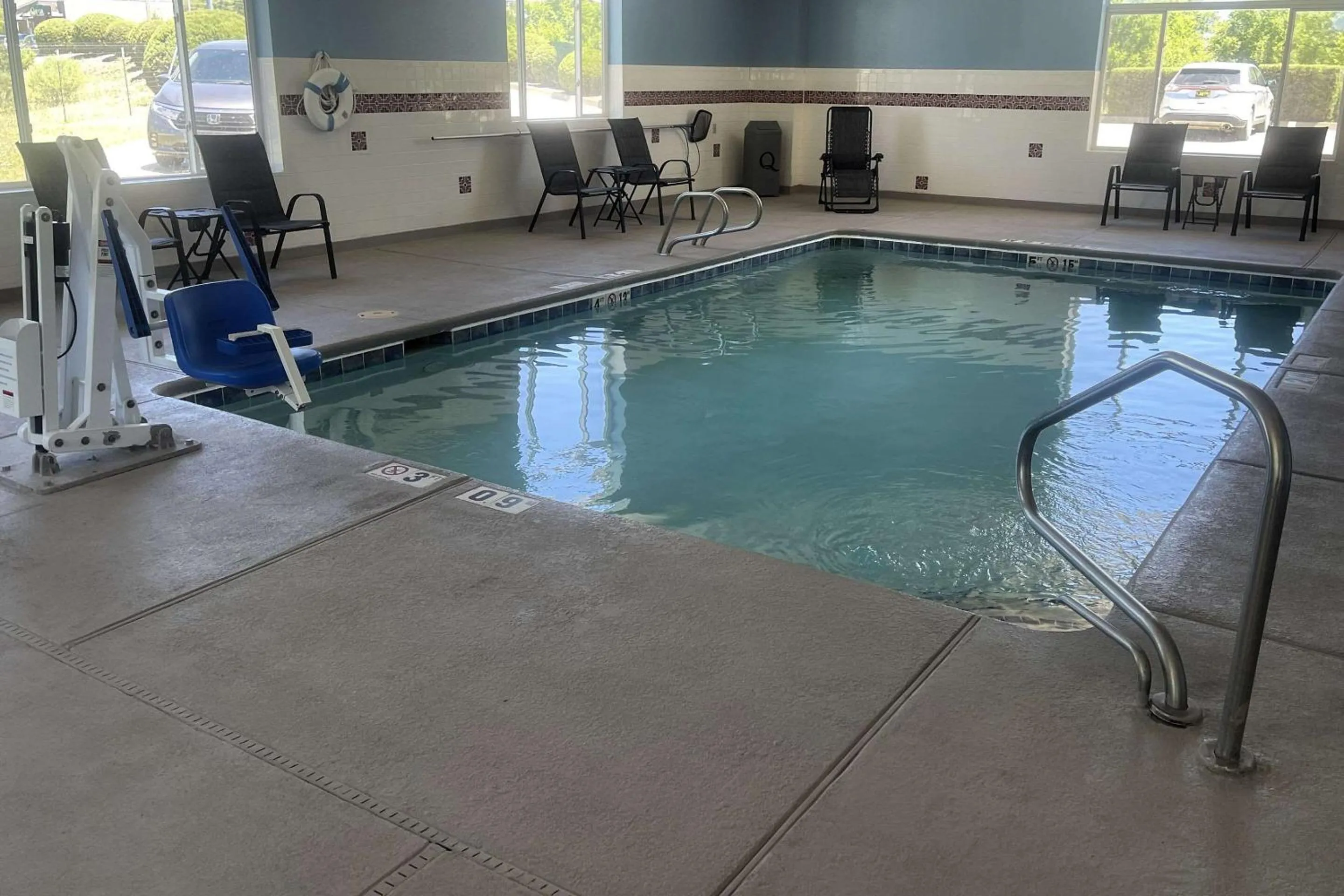 Swimming pool in Quality Inn Raton, NM