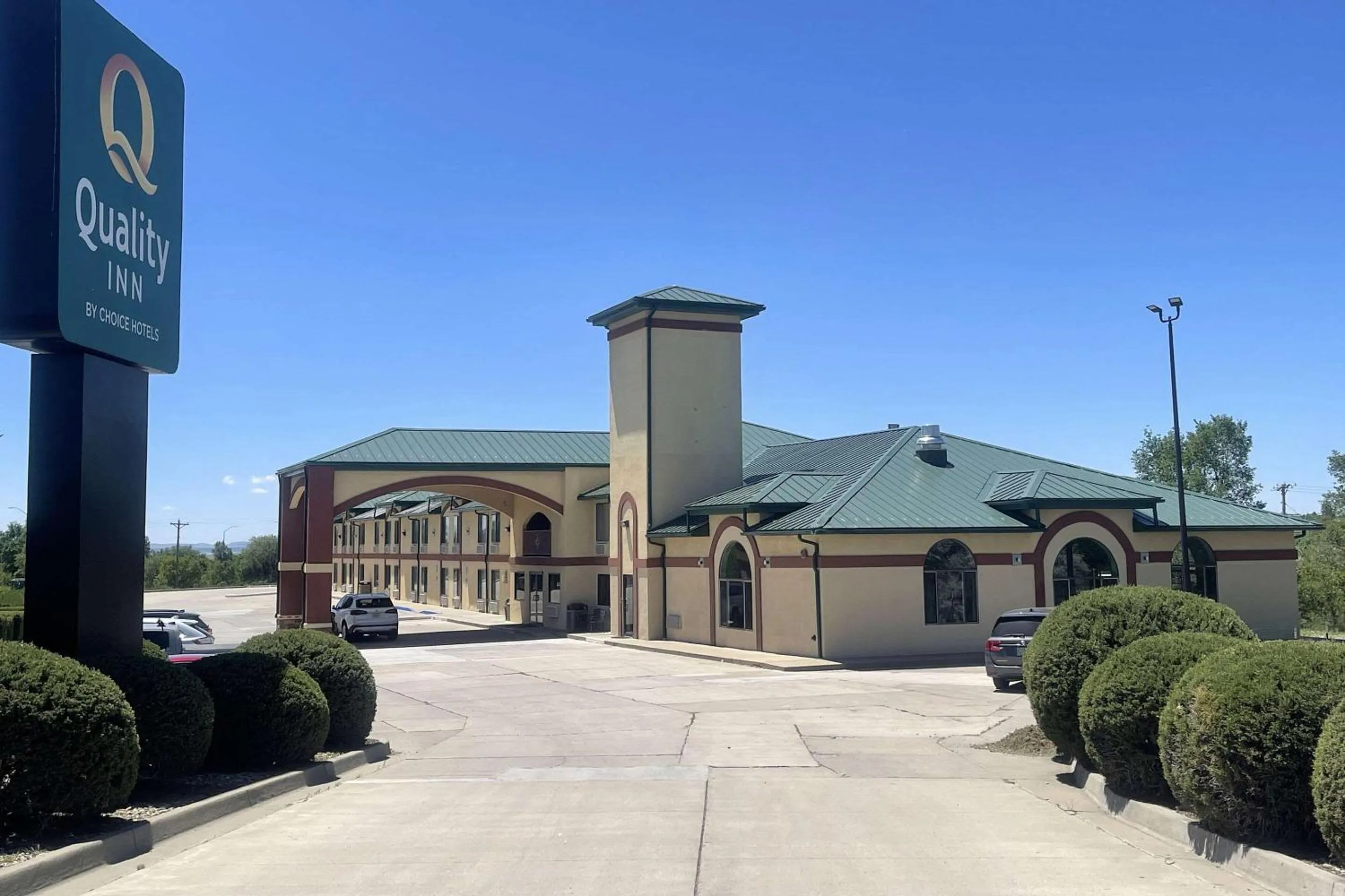 Property building in Quality Inn Raton, NM