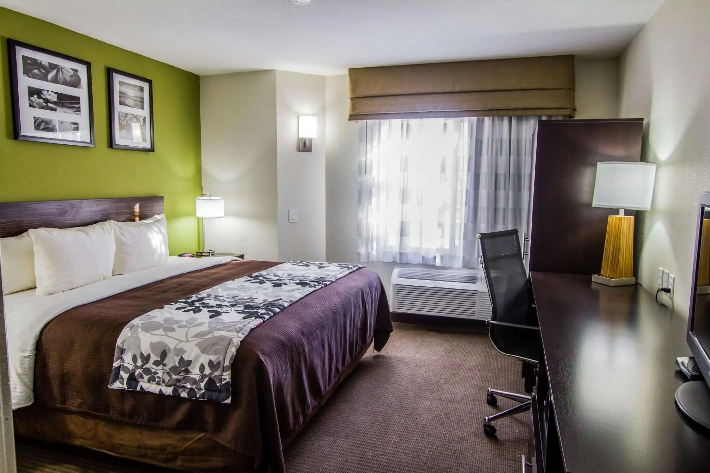 Bedroom, Bed in Sleep Inn Gallup