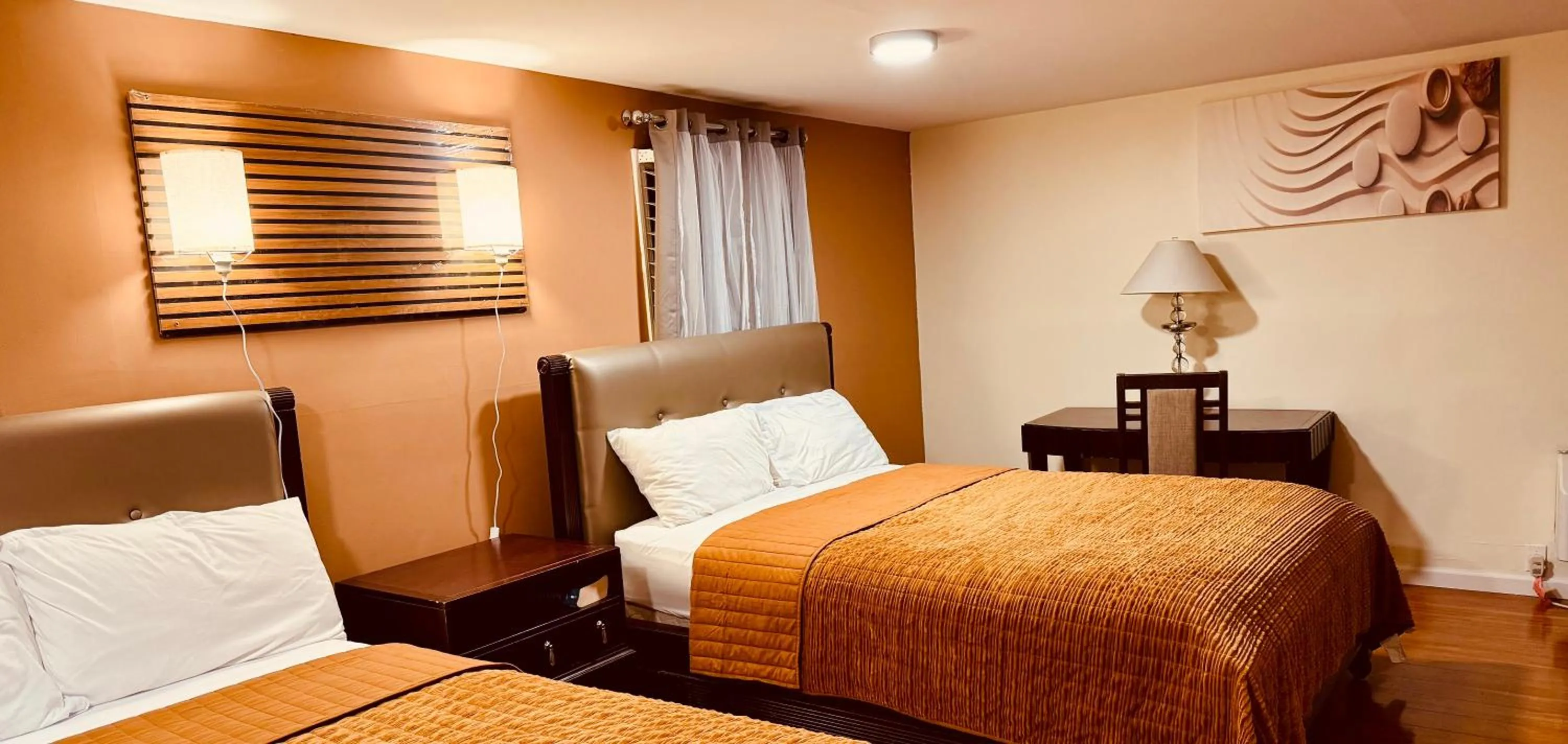 Bed in Sea Haven Resort Motel