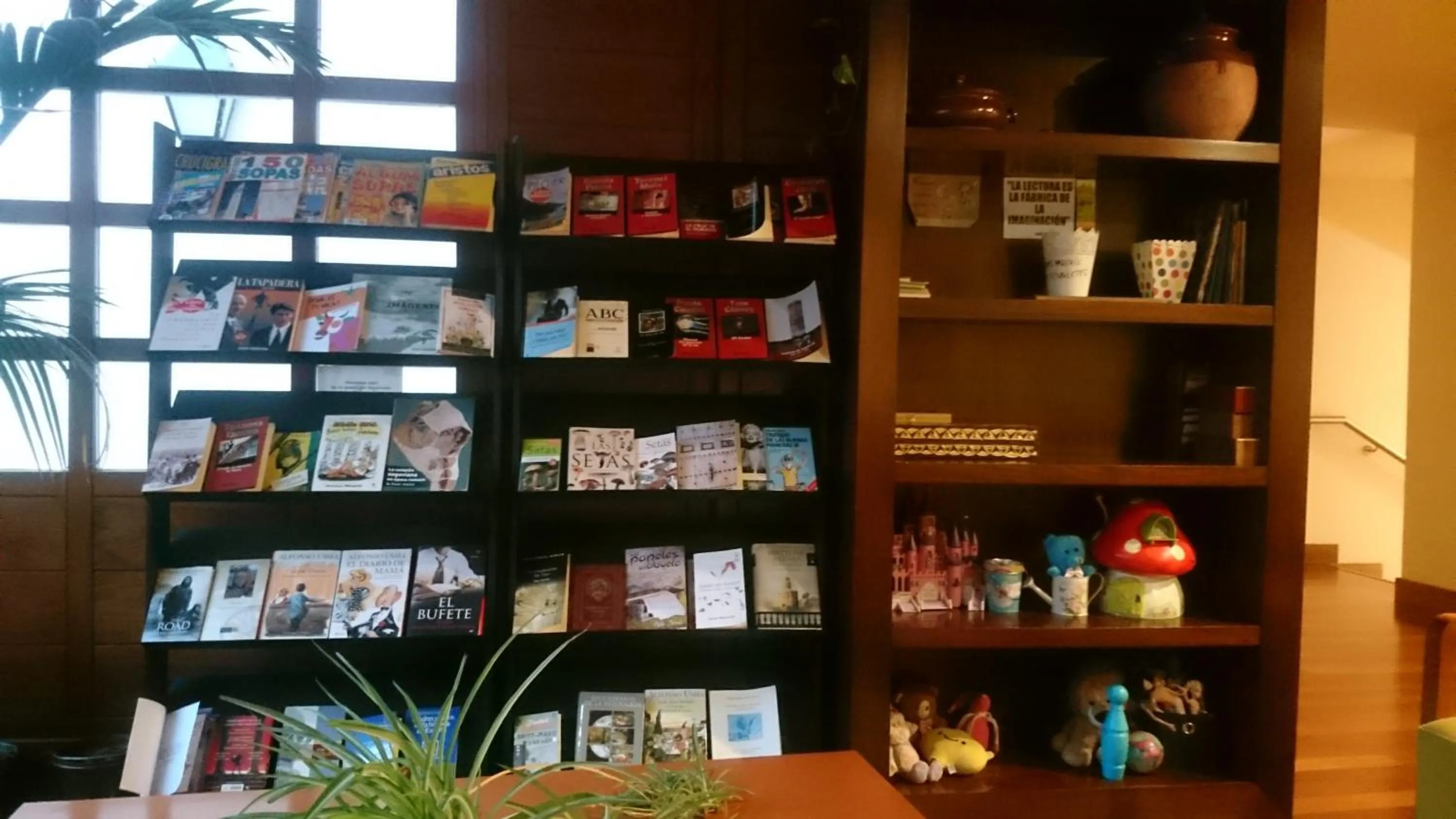 Communal lounge/ TV room in Hotel Rural Vado del Duratón